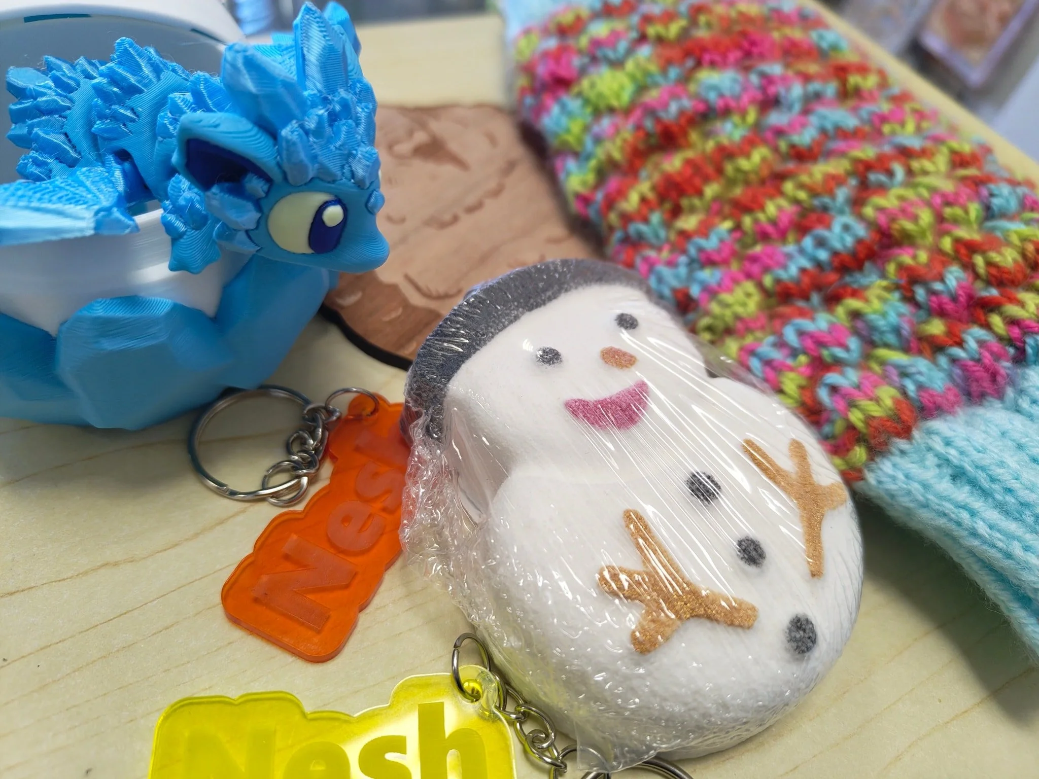 Nesh 🥶

Come get out the cold if you're nearby ❤️ even got some lovely handmade handwarmers and scarves in stock!

@star.illustrates @raptorgraphicsuk @duftpearl