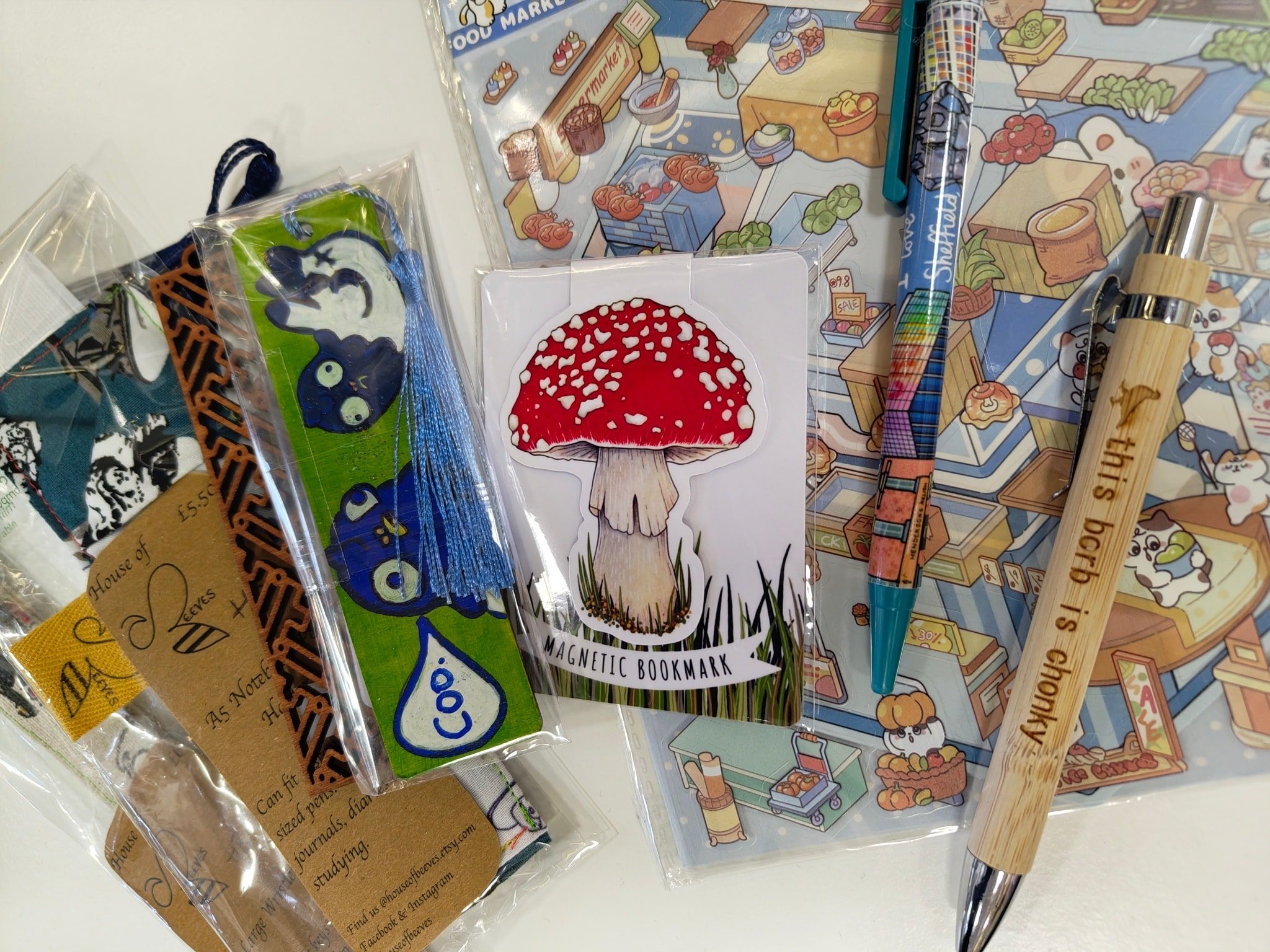 Stationary upgrade time? 👀 Some really fun designs ❤️ 

@houseofbeeves Blue Pigeon Art @isthisahugger @cervartist @happyflapshandmade