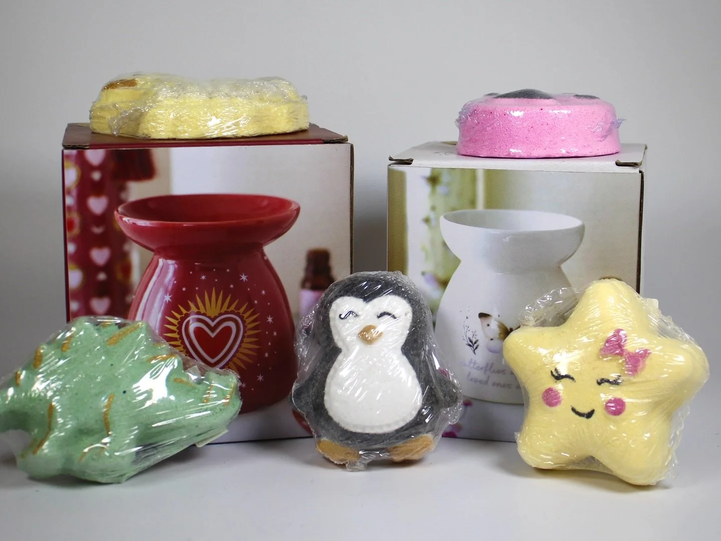🖇️ MEET THE MAKER

This is @duftpearl 🧼

Visit us at 7th Magpie to find her handmade bath bombs, candles and wax melts!🕯️

📍Find our shop in Sheffield city centre, just off the high street 🚋 Telegraph house, York street, S1 2ER.

 ⏰ Mon - Sat 11