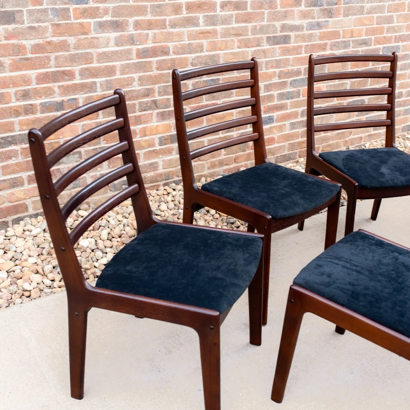 Set of 6 Mid-Century Rubberwood Dining Chairs by Universal Furniture (Restored and Reupholstered)

SOLD
...

#mcmrestoration #midcenturymodern #midcenturyfurniture #rubberwood #furniturerestoration #mcmchairs #restoredfurniture #antiquerestorations #