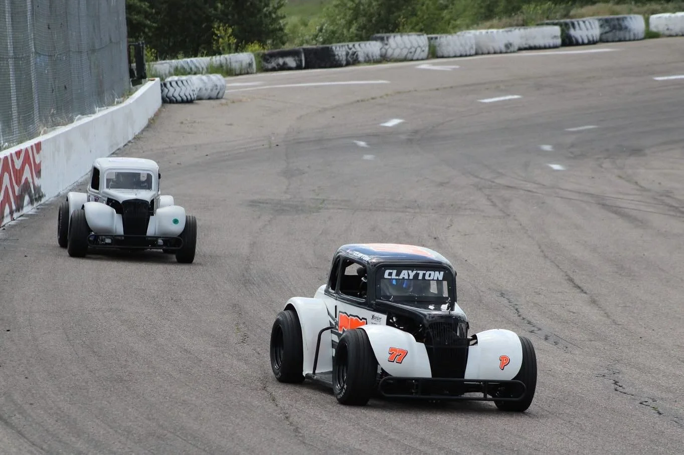 Another strong weekend at Mission Valley Super Oval, with Brendan Tracy grabbing the win Friday night, and Devin Clayton grabbing the win Saturday with a 1-2-4 team finish.