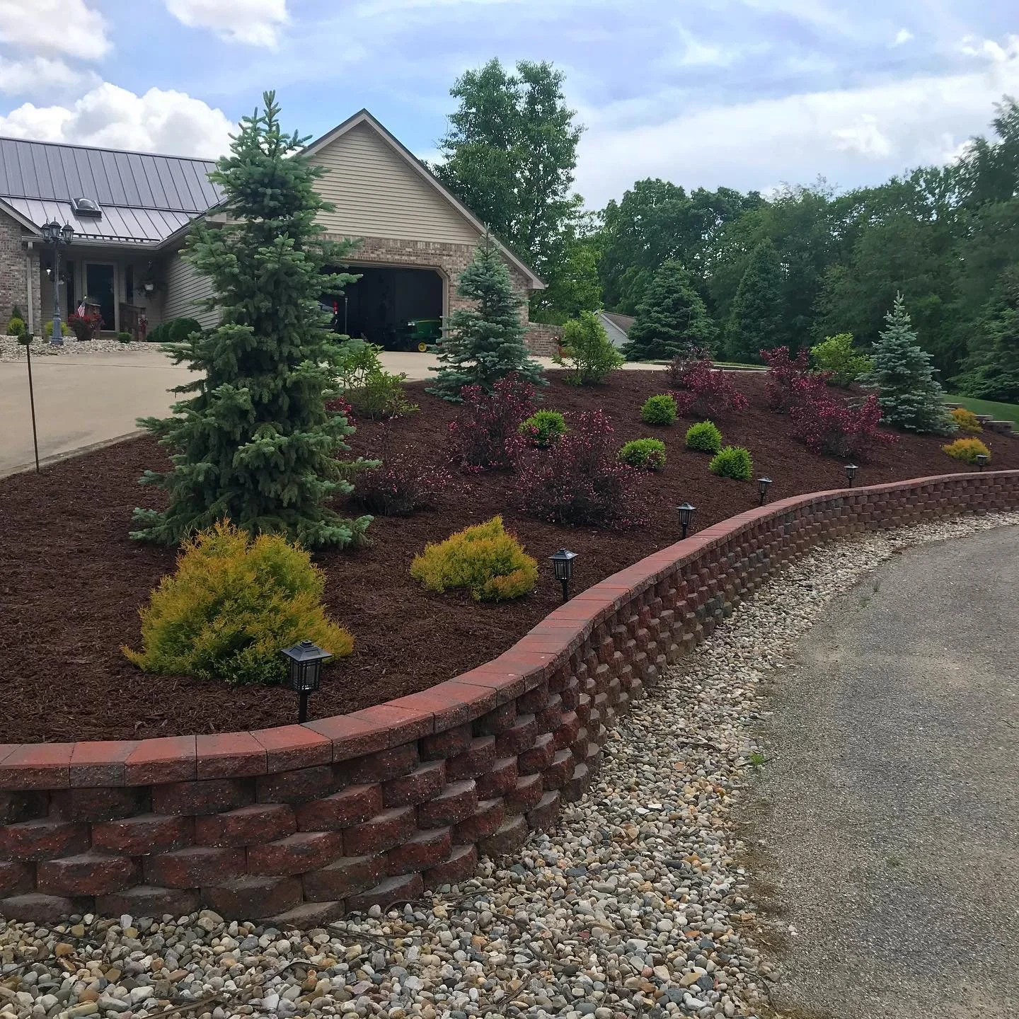 When and Why Mulching Makes a Big Difference for Your Property