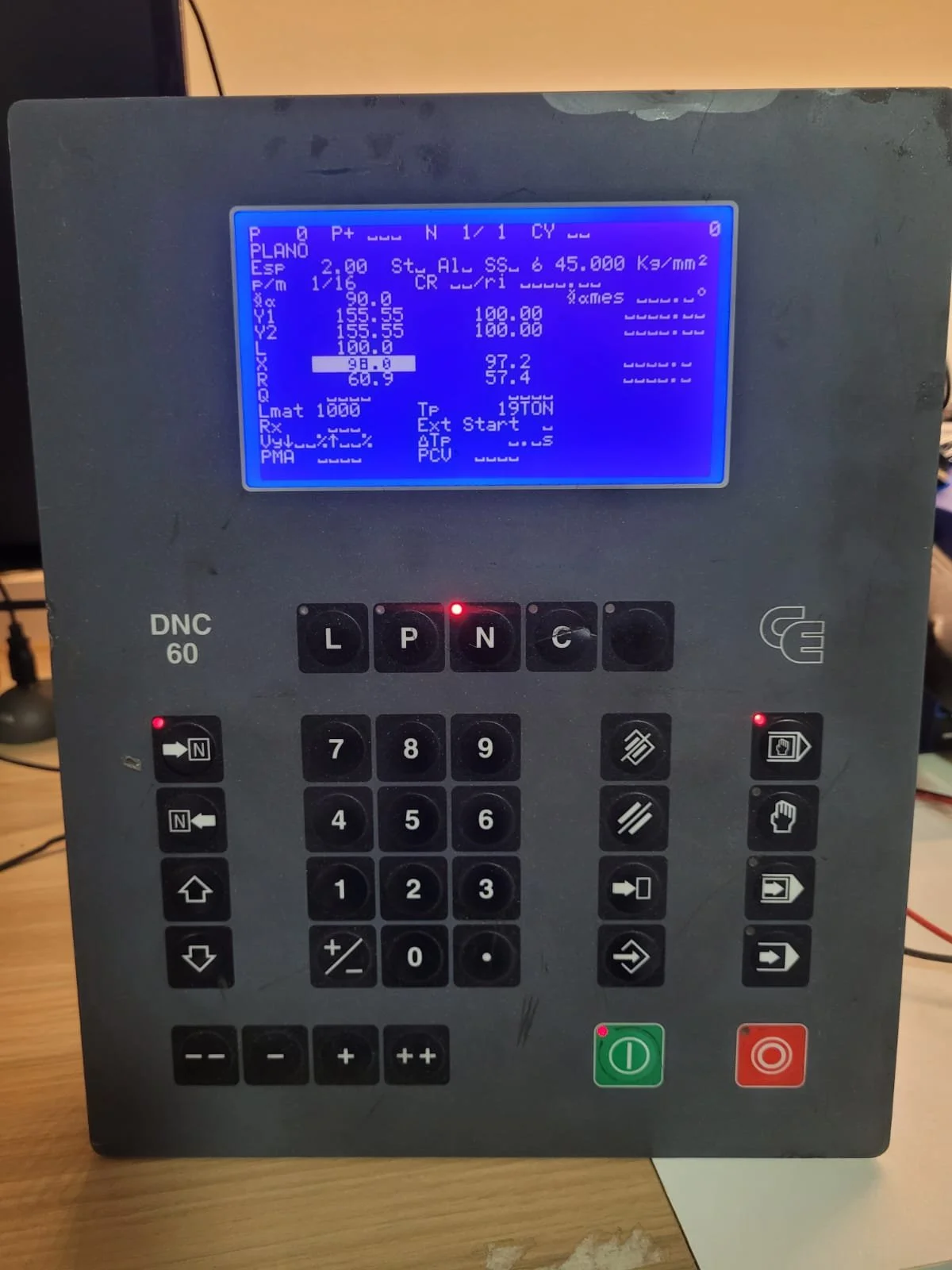 Control Numérico Cybelec DNC-60