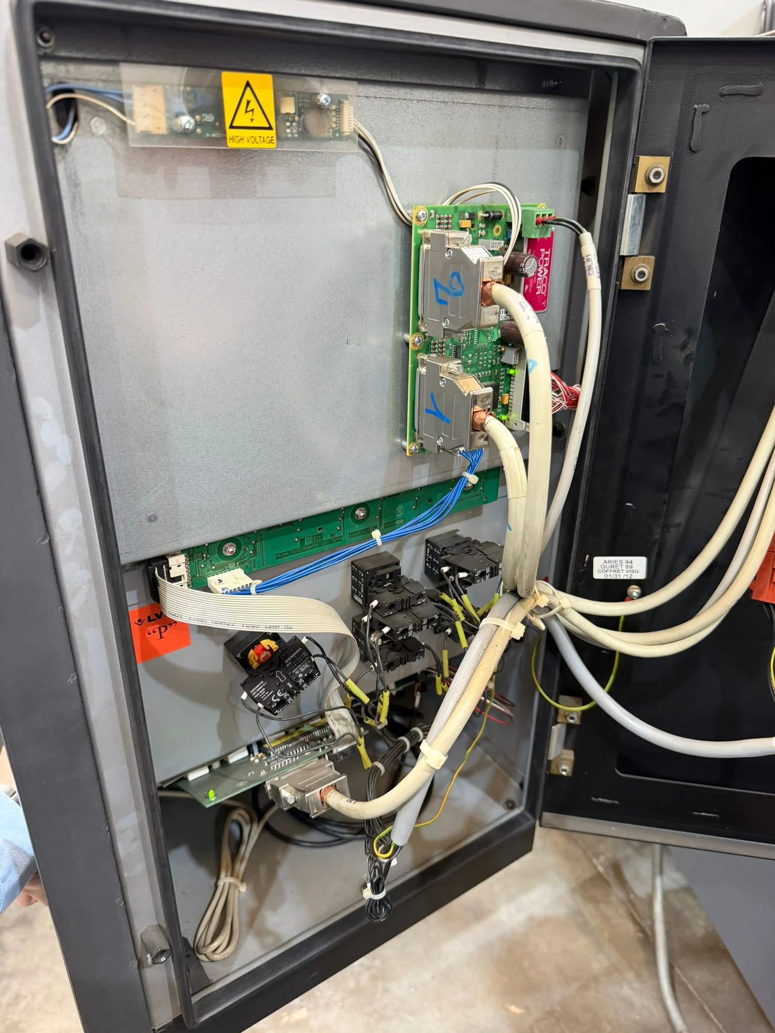 Control Numérico CADMAN-CNC Panel Vista Trasera