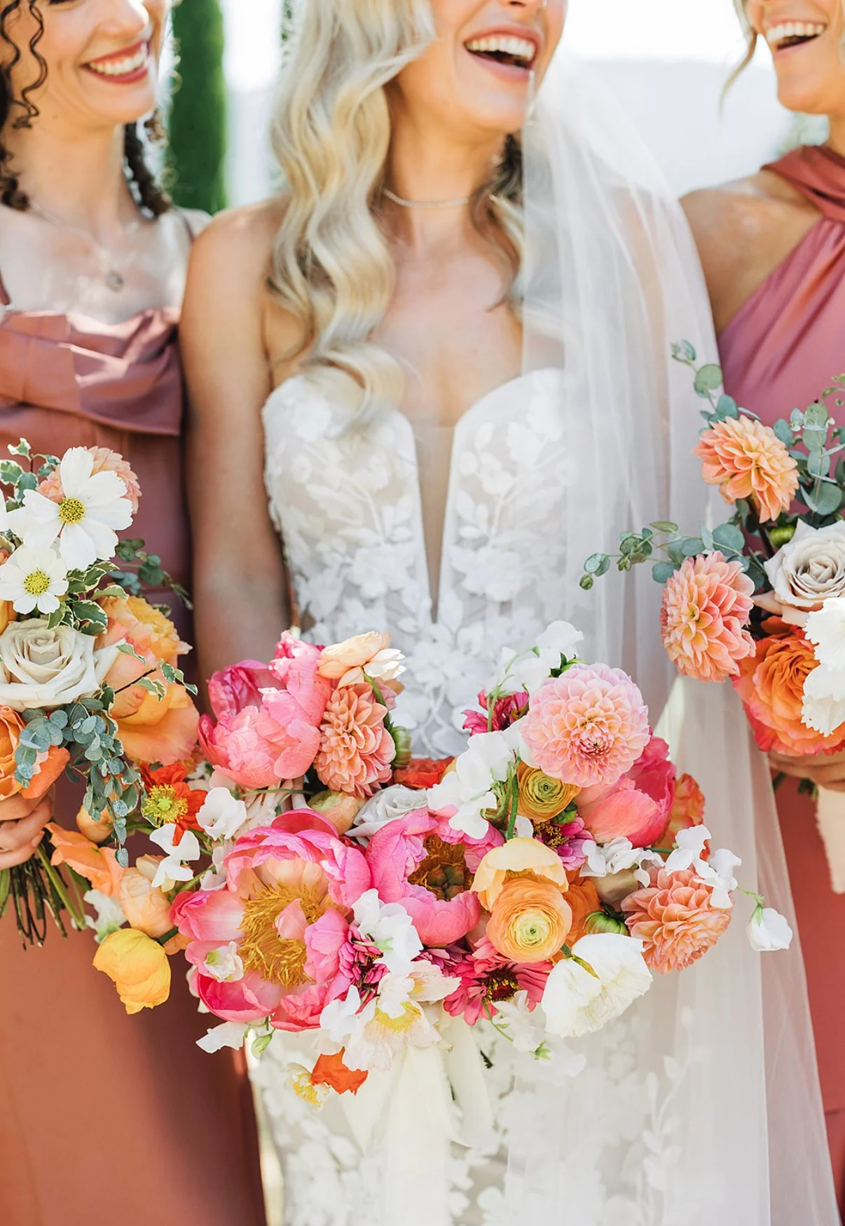 The Blonde Bouquet Floral Design - Northern California. Florist for Napa, Lake Tahoe, San Francisco, Sonoma weddings. Bright, colorful flowers, peonies, dahlias, garden roses, Iceland poppies, cosmos. 