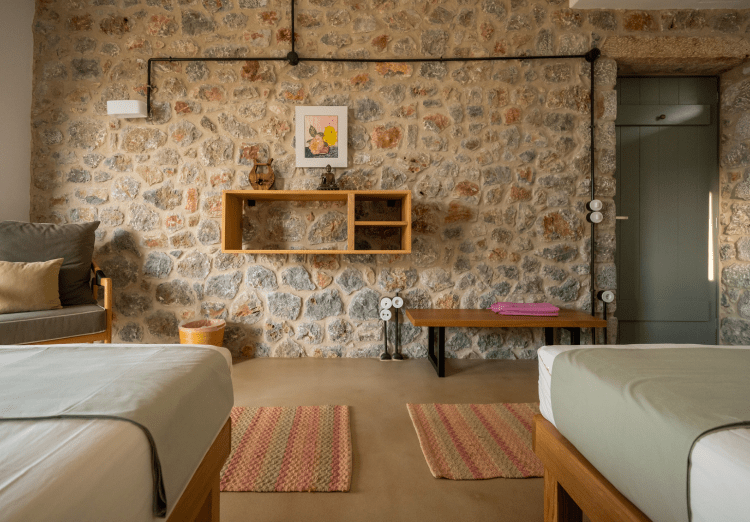 639891a286b13656861a84b3_seaviewStudio5 (1)-min.png