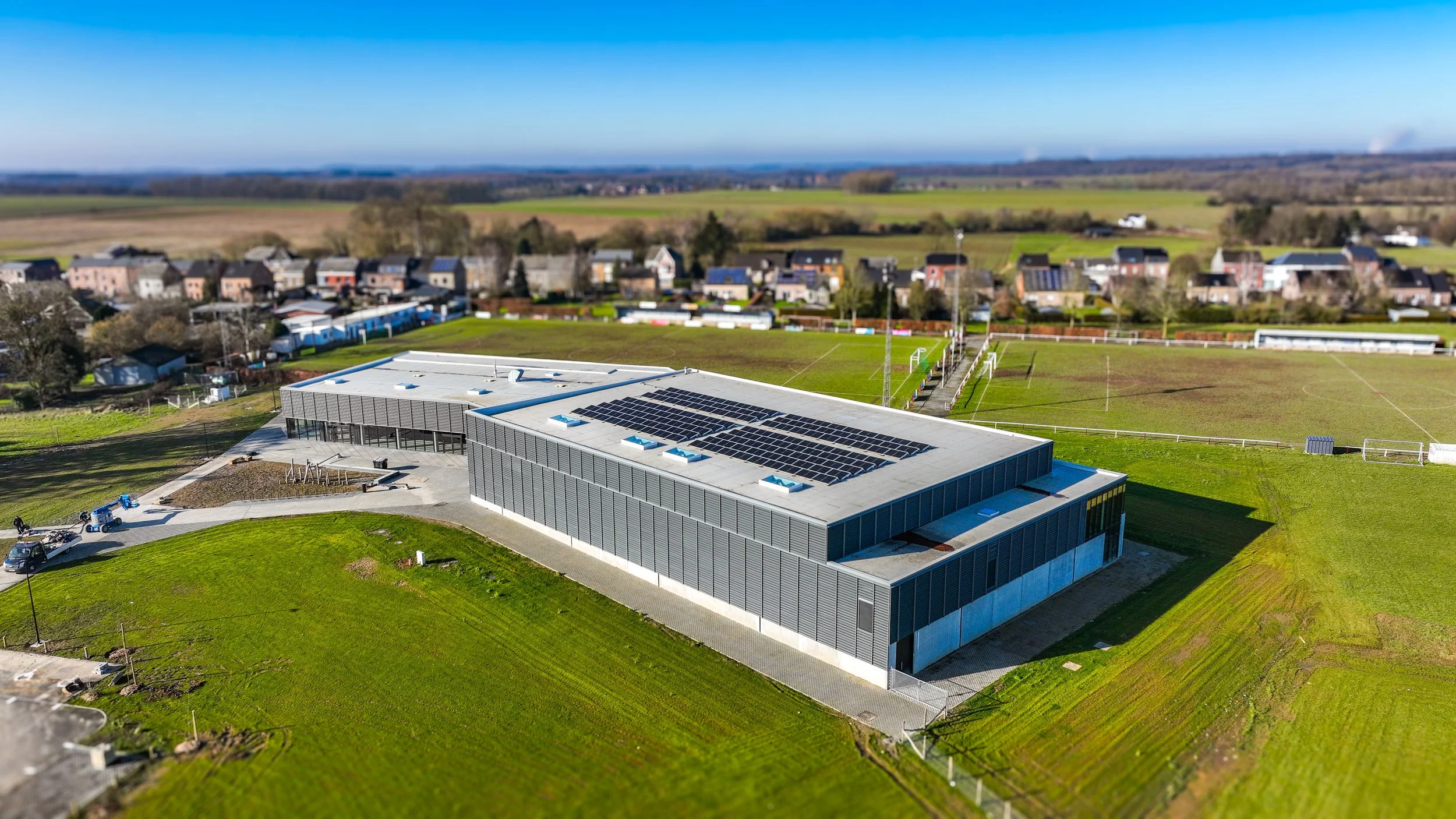 Vue aérienne du Hall Sportif Transcommunal de Clavier