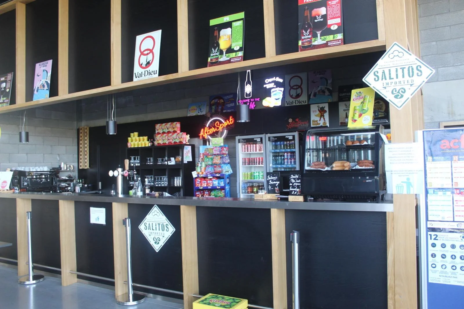 Cafétéria du Centre Sportif de Clavier – espace bar