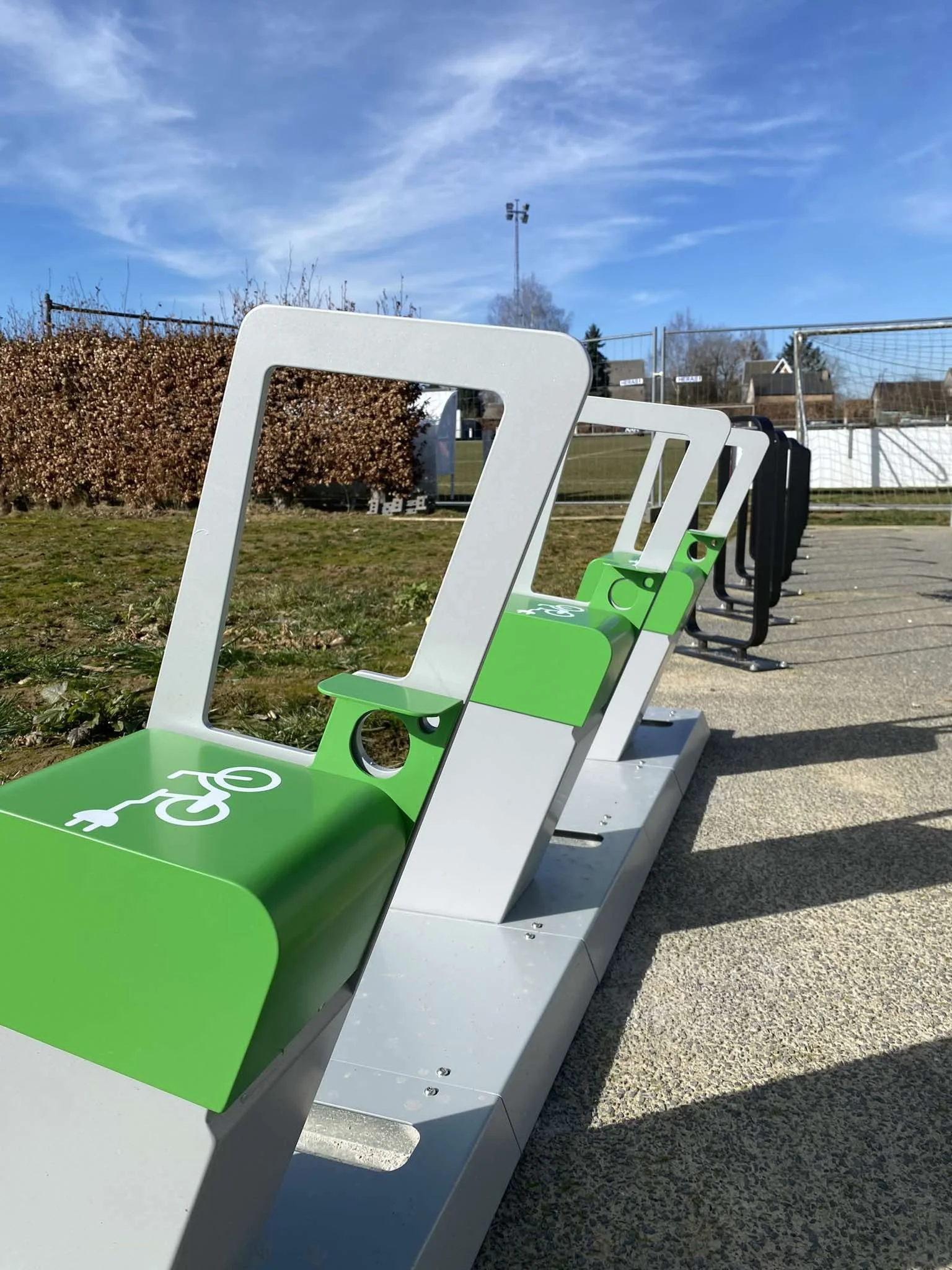 Bornes de recharge pour vélos électriques – Hall sportif de Clavier