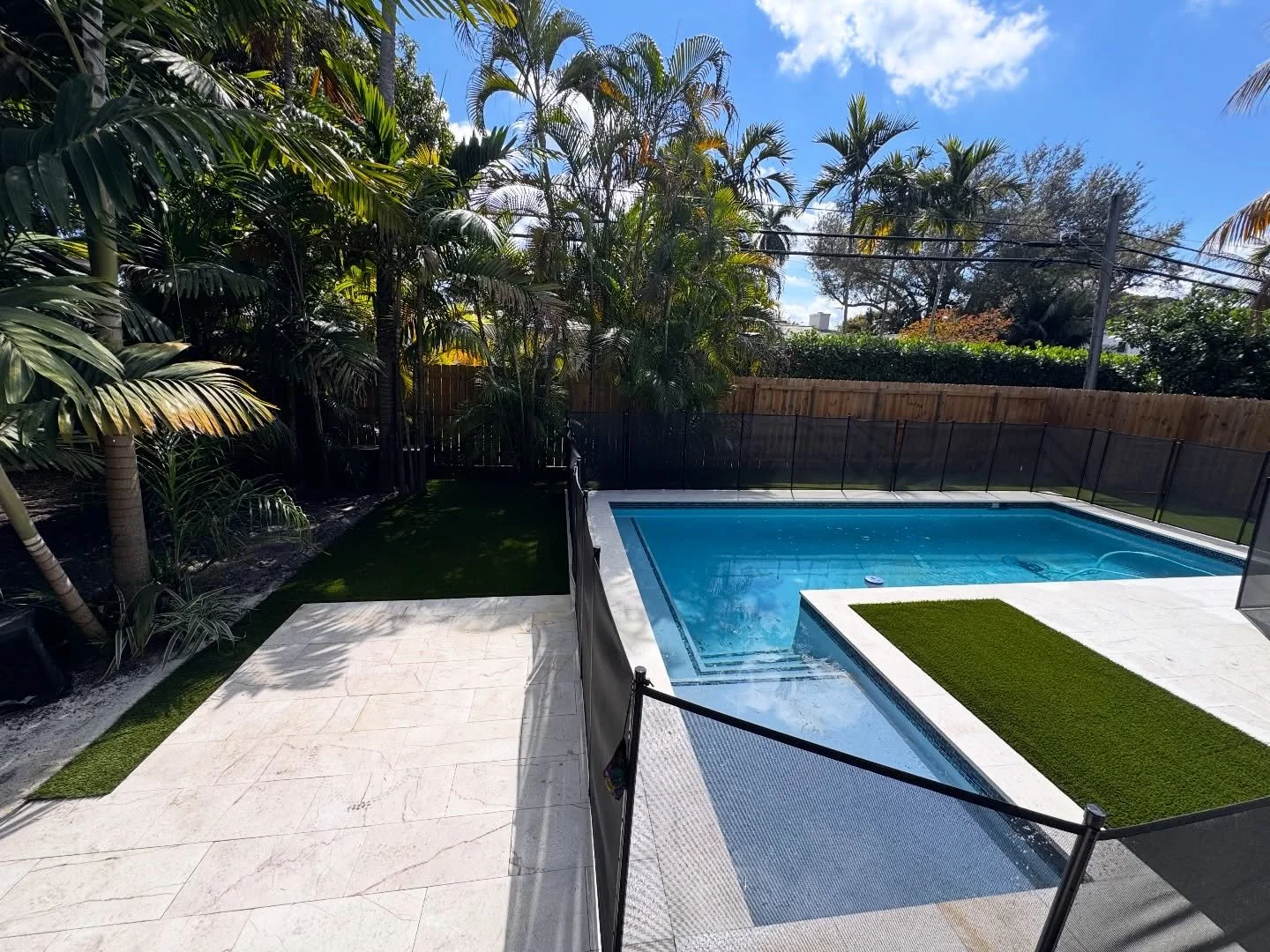 Dreaming of a perfect pool deck? 💭 Create a cooler, cleaner, and more comfortable space with premium artificial turf. It&rsquo;s the ultimate low-maintenance upgrade. ✨
#SpringReady #SummerReady #BackyardStyle #Turf #pool pooldeck