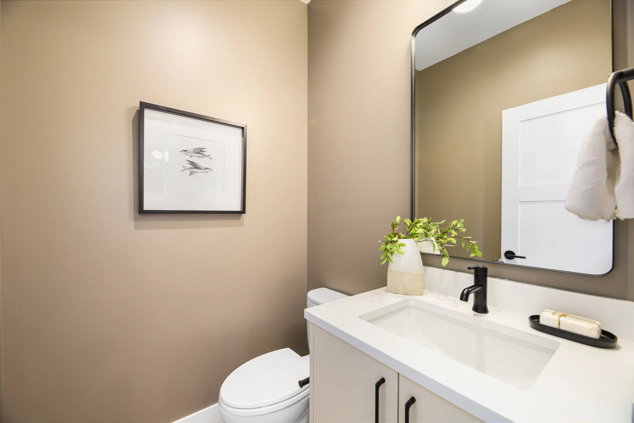 2739 - Powder Room.jpg
