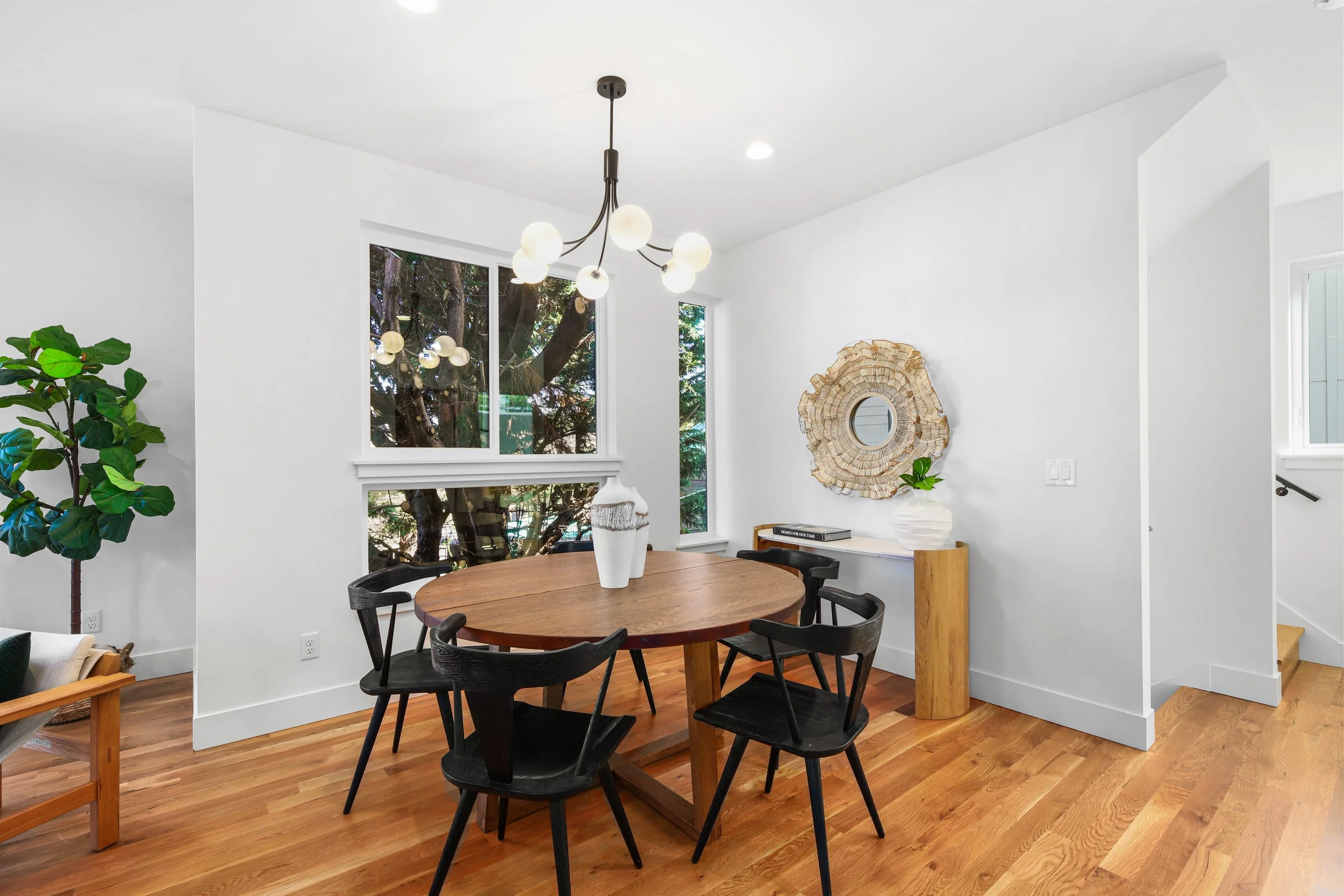 2739 - Dining Area.jpg