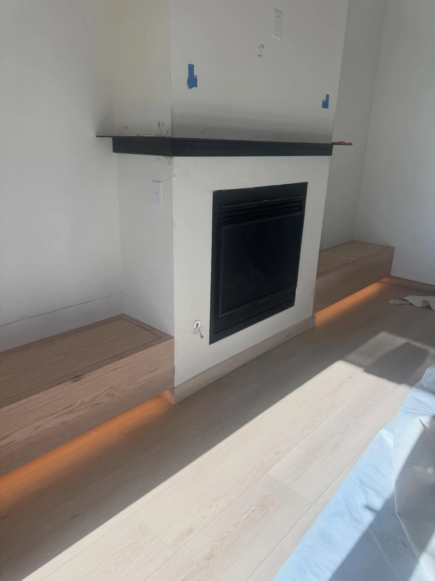 On the edge of the Roaring Fork River, we let the landscape lead.

Natural textures. Grounded palette. Intentional calm.
Reveal coming soon.

#KostelDesign #LiveLoudly #AspenLuxury