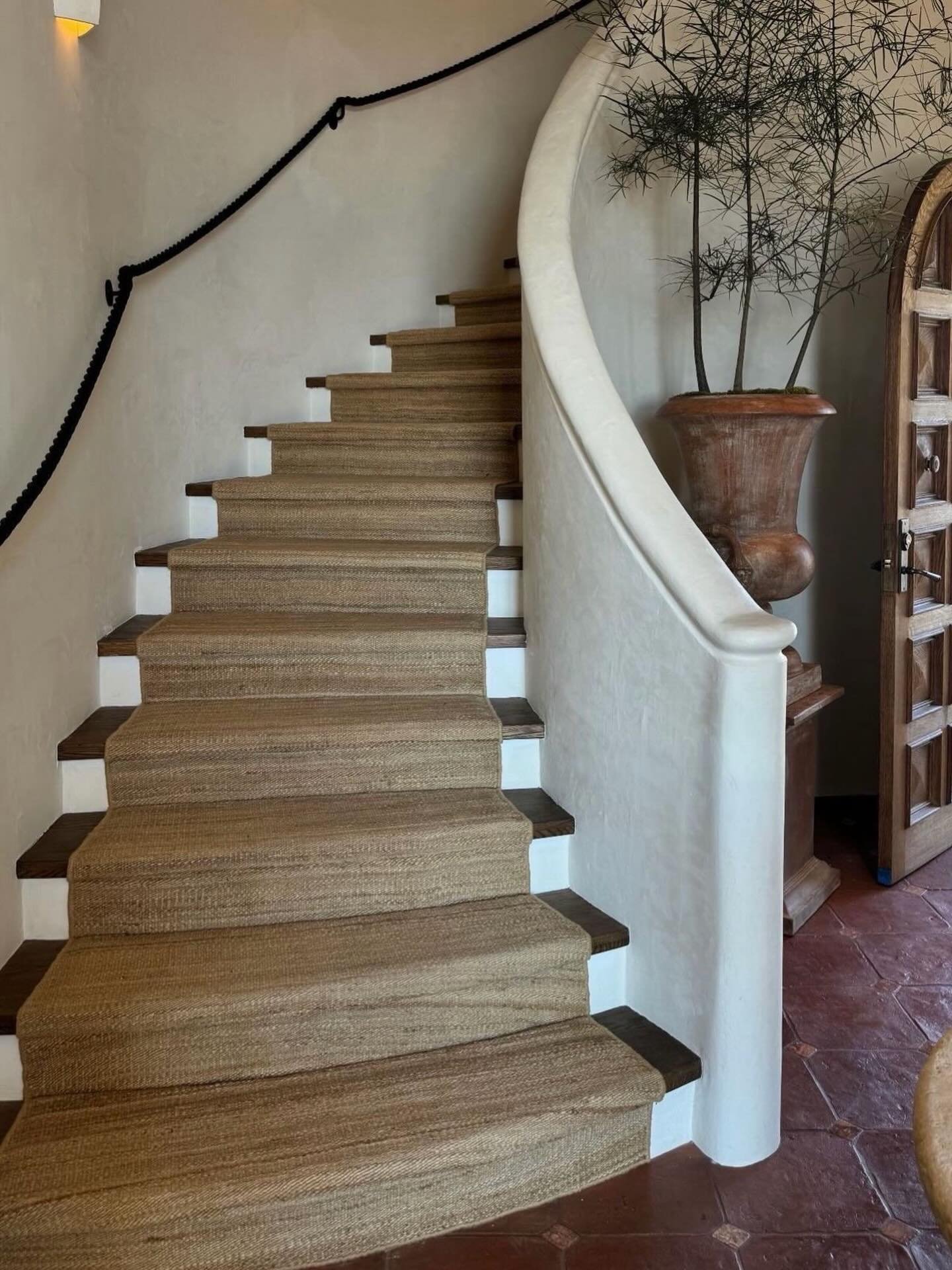 Soft curves, natural textures.

#KostelDesign #TexturalDesign #NaturalMaterials #InteriorArchitecture #WarmMinimalism