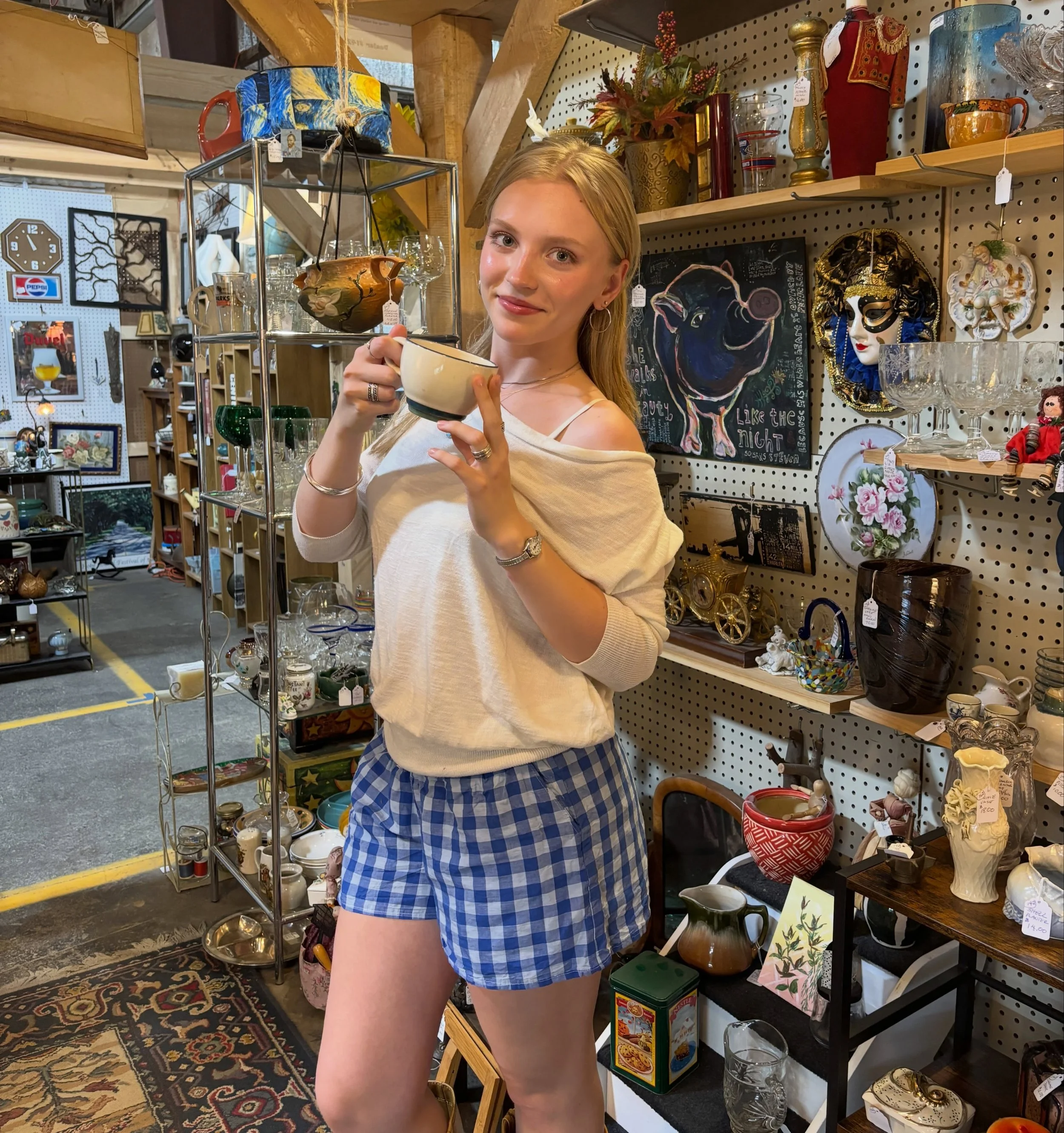 A mug, a vintage market, and the Perfect Picnic Shorts - a perfect combo 🌸 

Handmade from second hand fabrics and made with love 💗 

Shop at aleastudios.com !

#smallbusiness #handmade #slowfashion #recycledmaterials