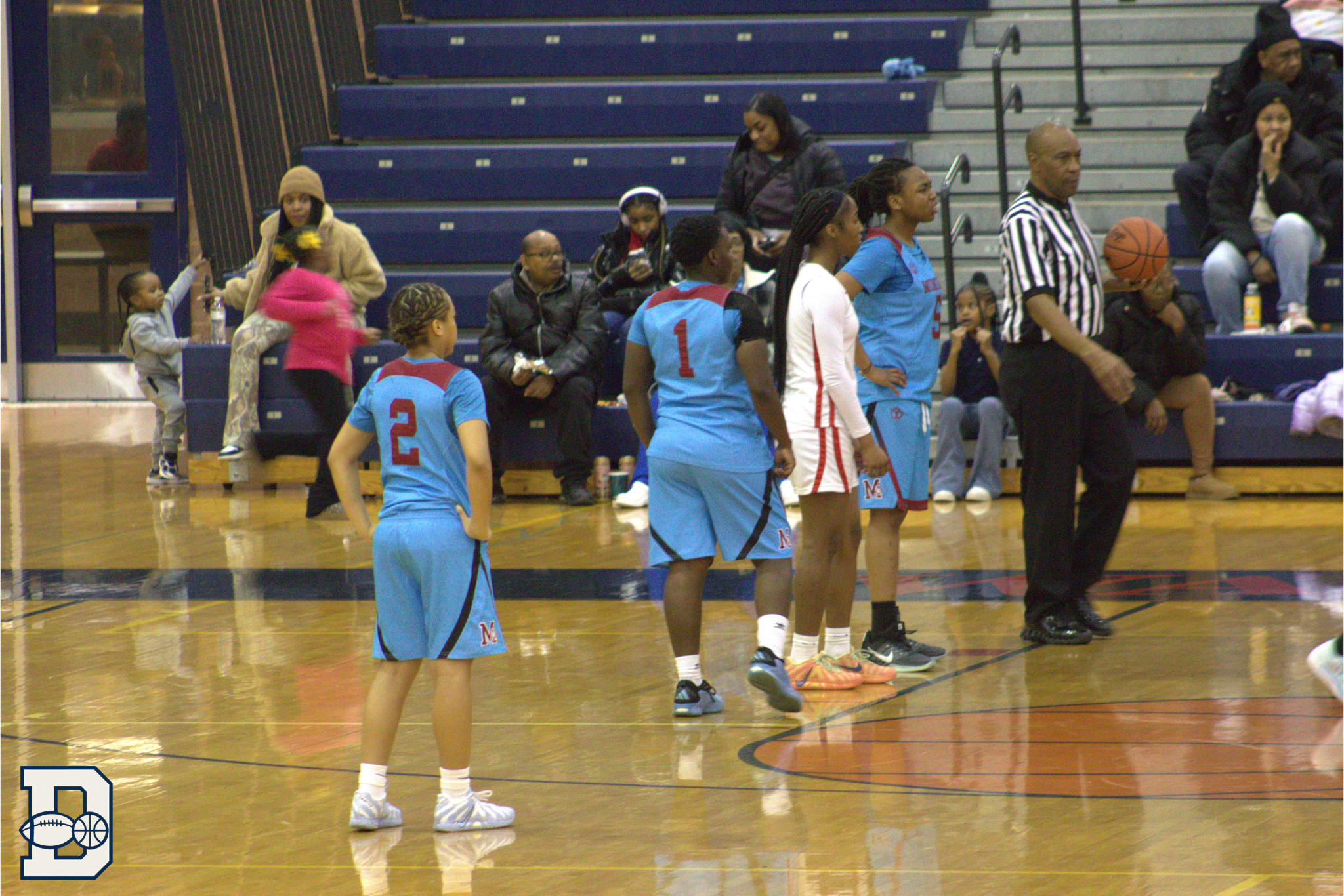 Mumford Pulls Away from Southfield A&amp;T, Advances to District Final
