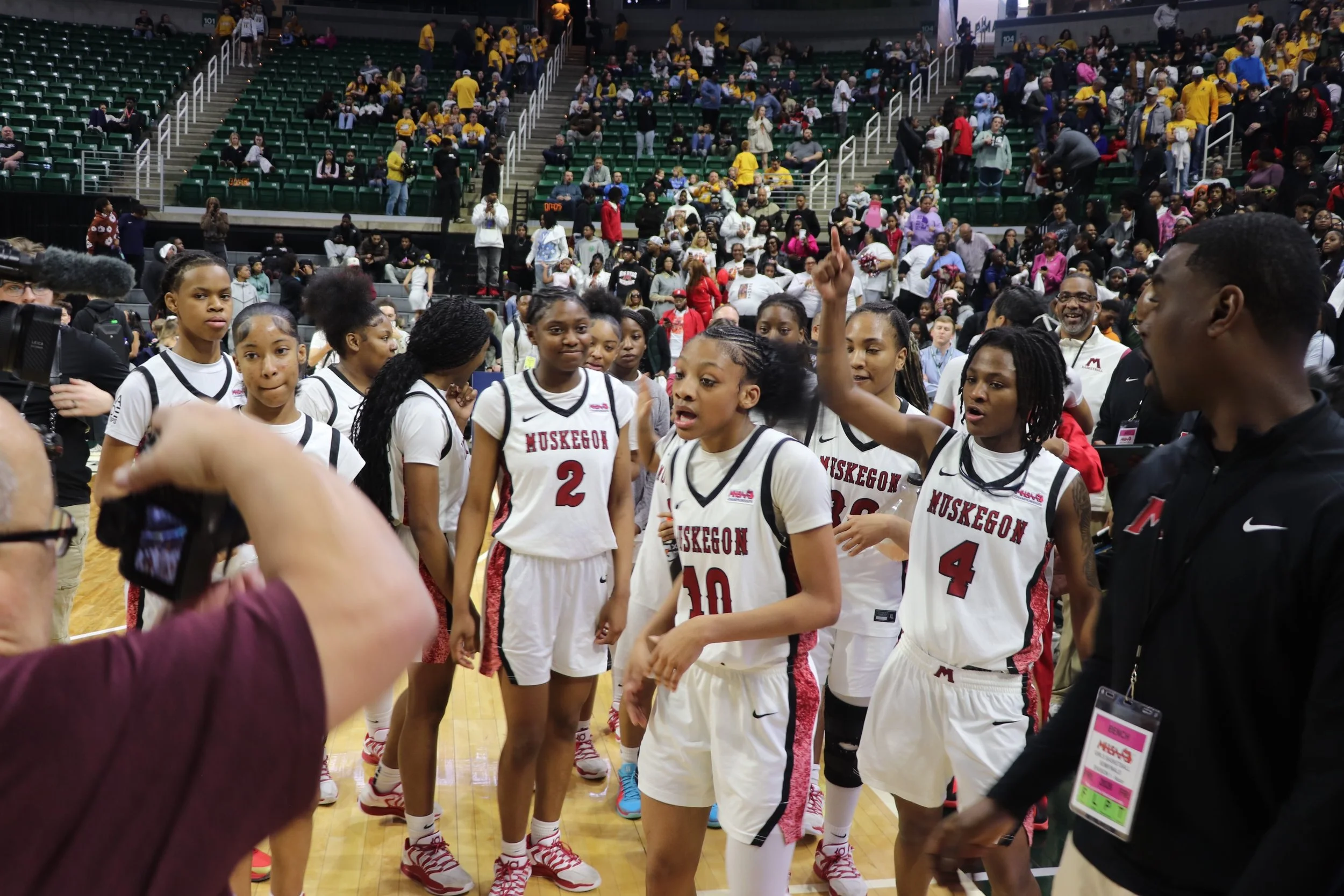 Muskegon Pulls Away From Eisenhower 69-46, Advances to State Championship