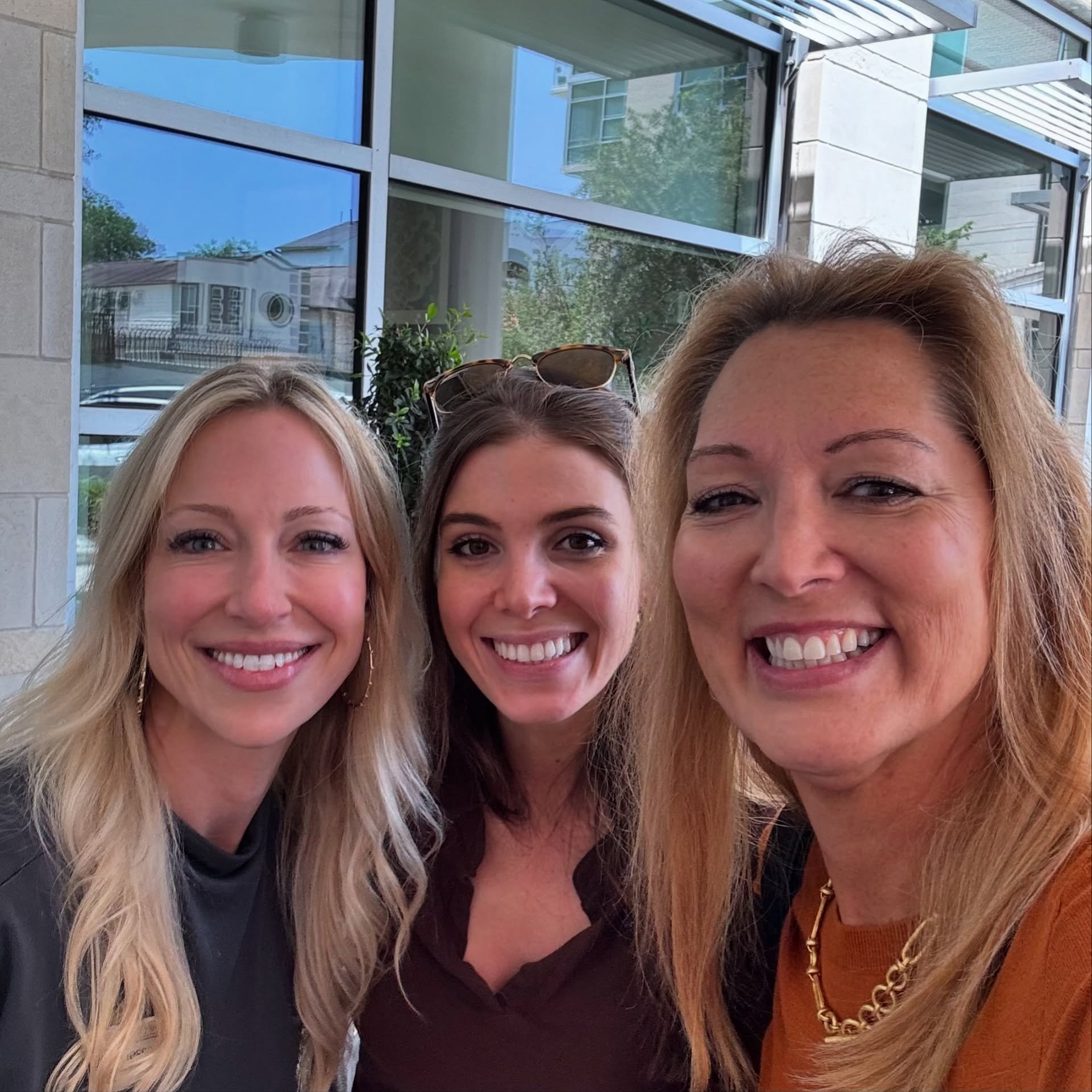 Had an amazing time with the brilliant women of @villageofriveroaks and #neptunesociety today! 

🏠If you are looking for an amazing community for your parents or loved ones, The Village of River Oaks is a luxury senior living community in Houston, T