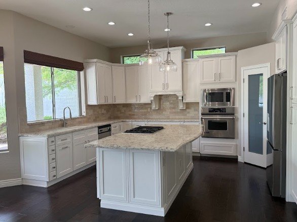 Kitchen (5).jpg