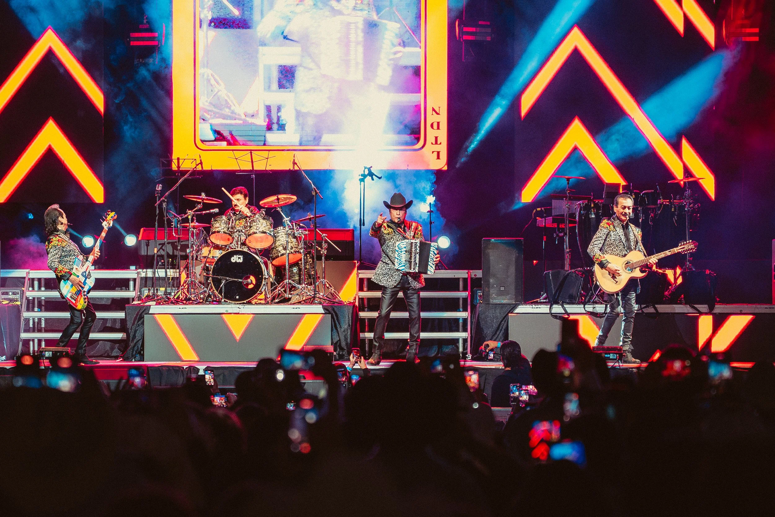 Los Tigeres Del Norte-1.jpg