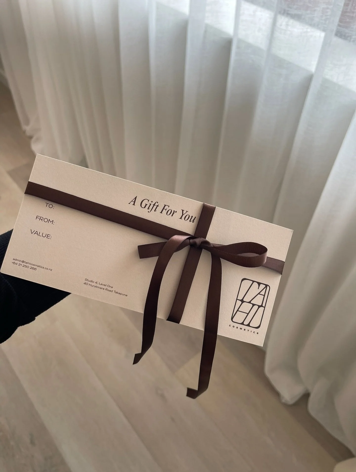 Silly SZN has well &amp; truly arrived in Takapuna🎄

Give the gift of brows or lashes this Christmas with our  gift cards available online or instore 🤎🤎🤎