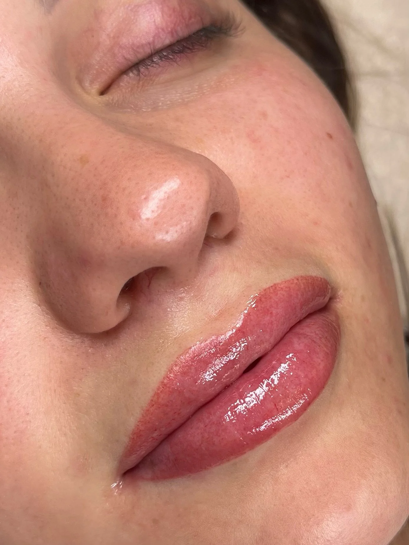 Subtle but it&rsquo;s giving everything 👄

My absolute favourite thing is seeing the transformation happen before my eyes &amp; watching a consultation vision come to life. 
These lips were IT 💄🔥