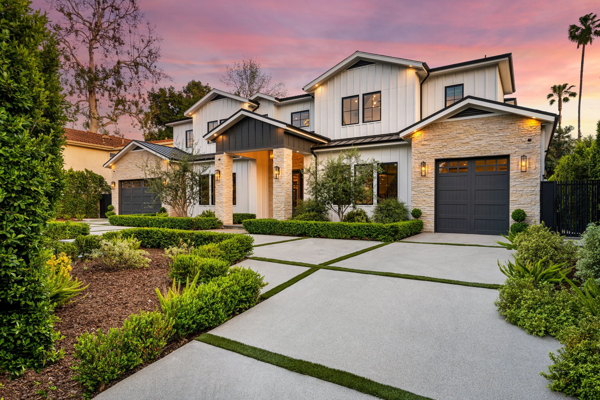 house-in-a-charming-neighborhood-with-stunning-sid-2025-02-02-20-20-25-utc.jpg