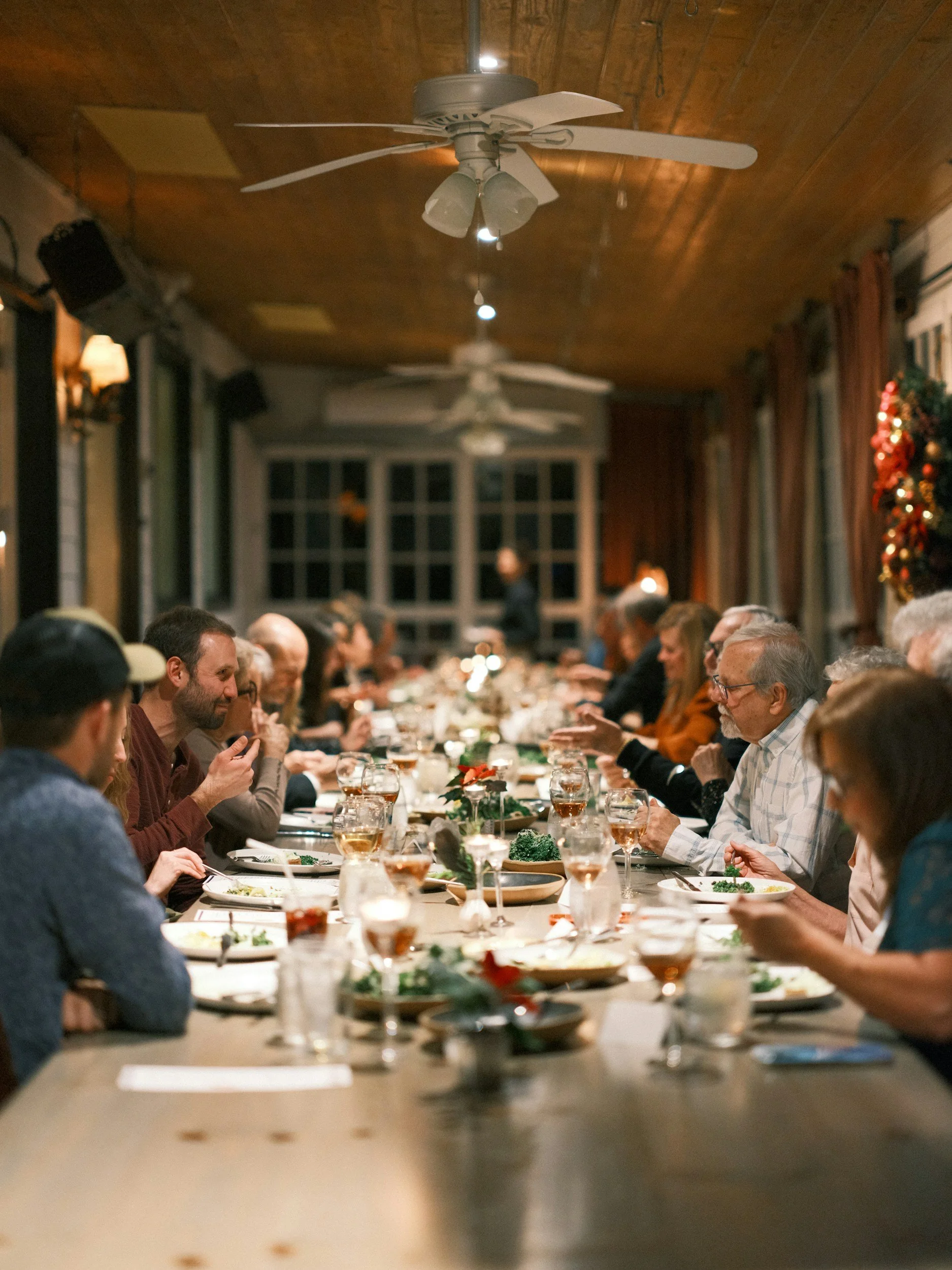 Dealing With Difficult Family Members During the Holidays: A Therapist’s Guide
