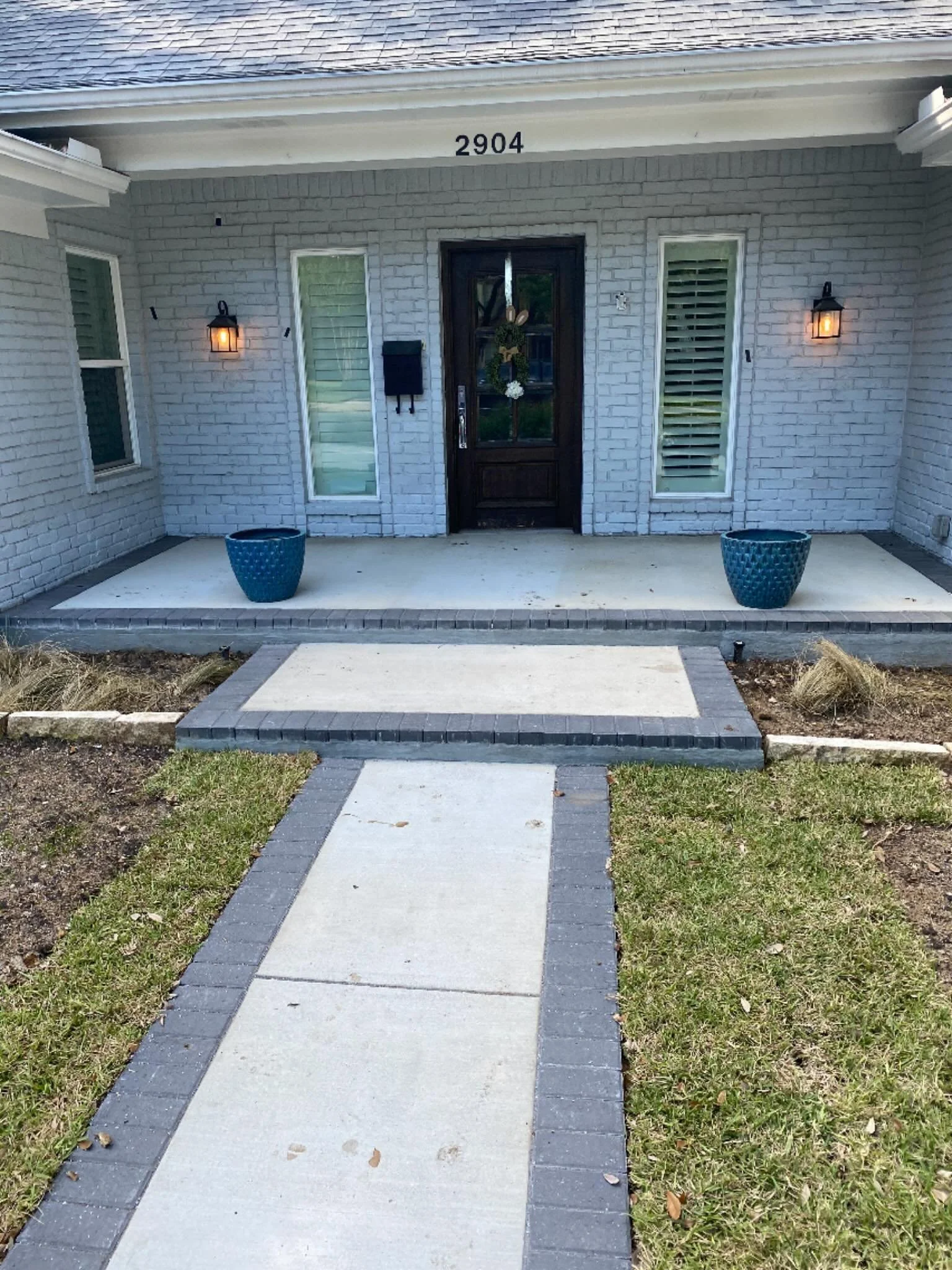 Fresh front entry — clean borders, tight joints, and a solid finish.
Concrete done right always upgrades the curb appeal.
#RaythornConstruction #ConcreteEntry #DFWContractor #BuiltDifferent