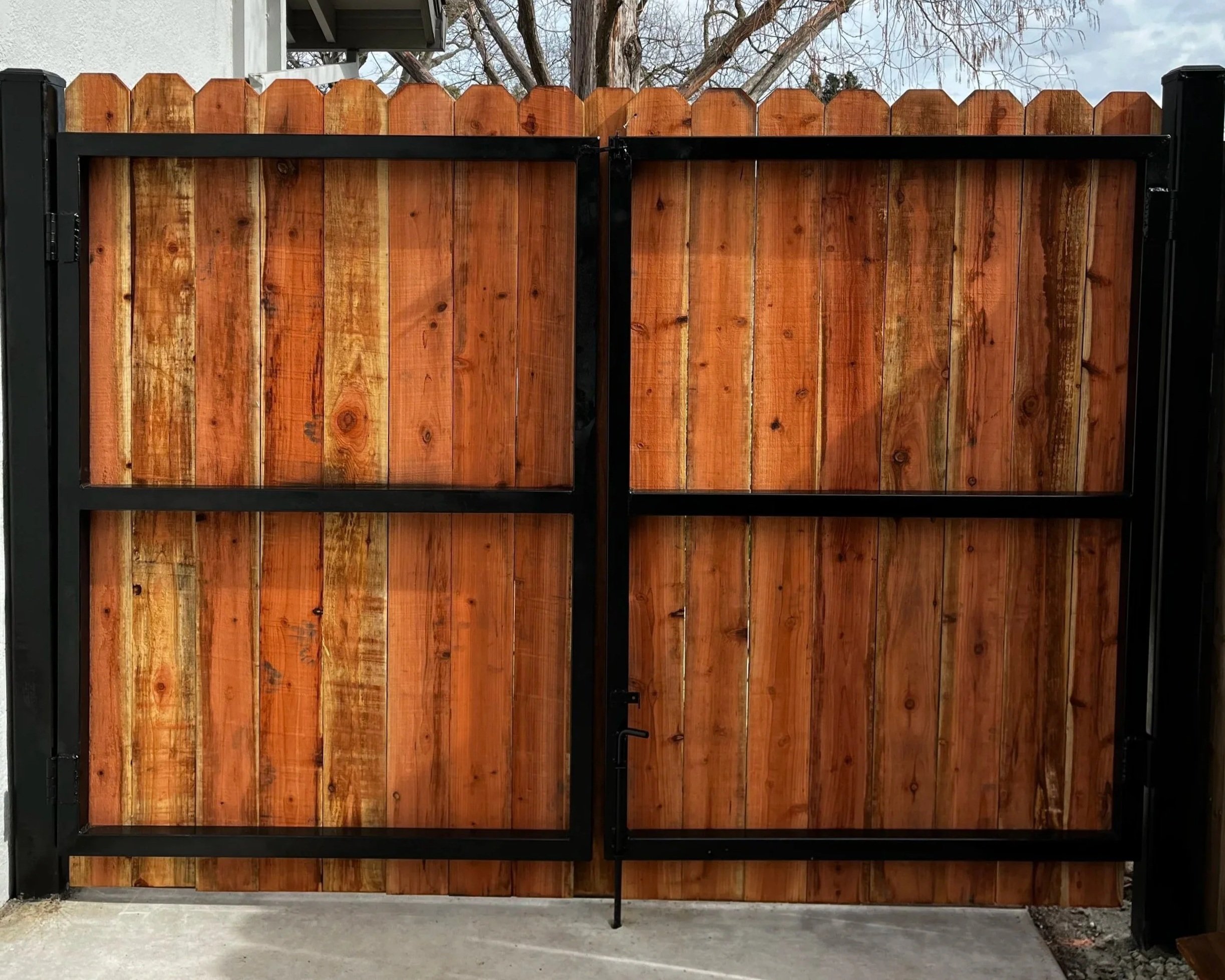 gate 2.jpg