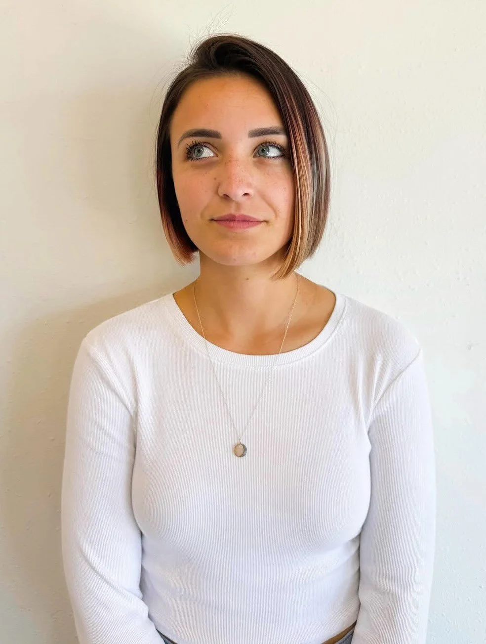 The sweetest little bob cut and styled by @katiebuttz . She gave it a final polish with staff favorite @randcobleu smoothing oil~it&rsquo;s so good! 🩷

#coolhairsandiego #lamesasalon #goodvibesandgoodlooks