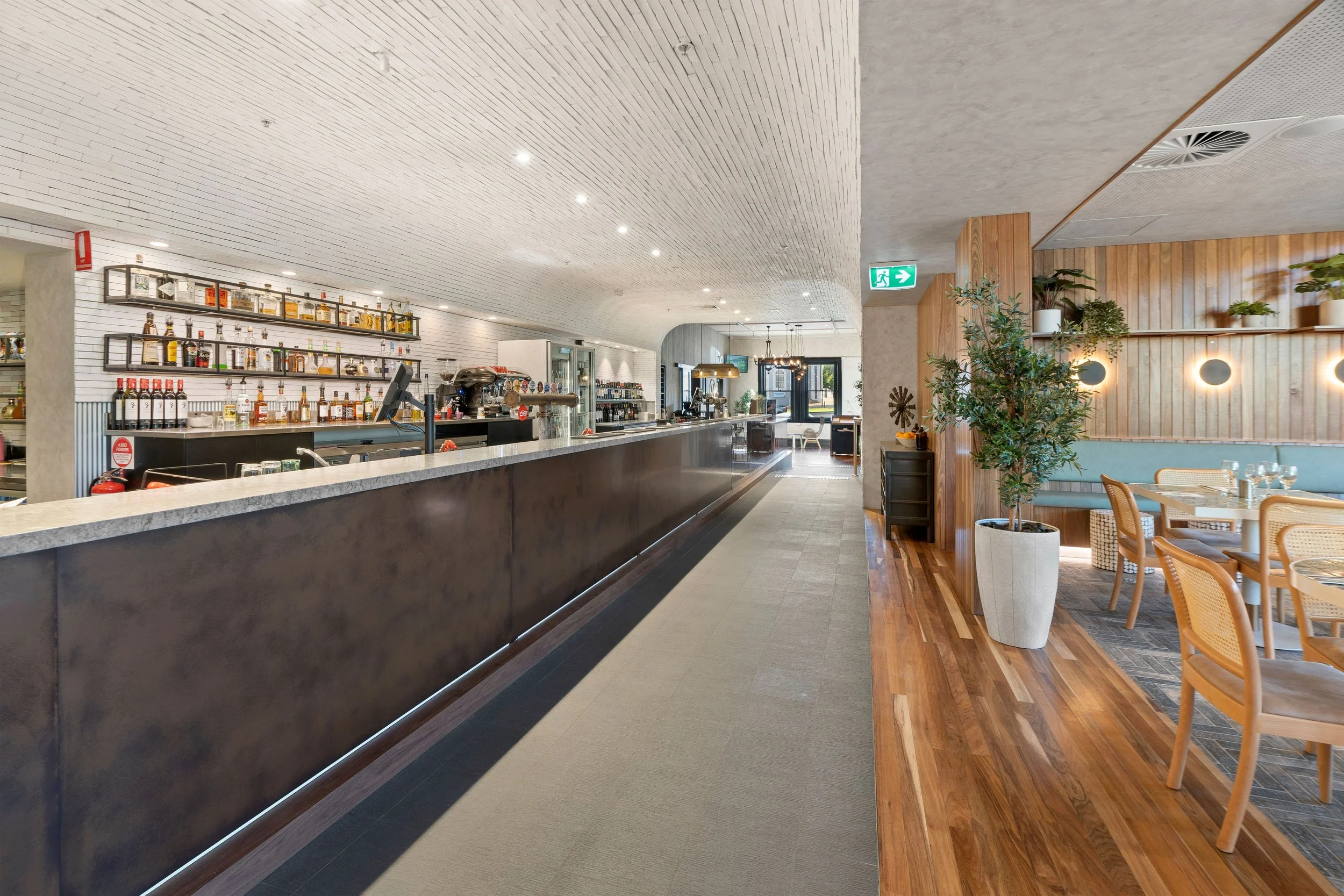 Bistrobar dining.jpeg