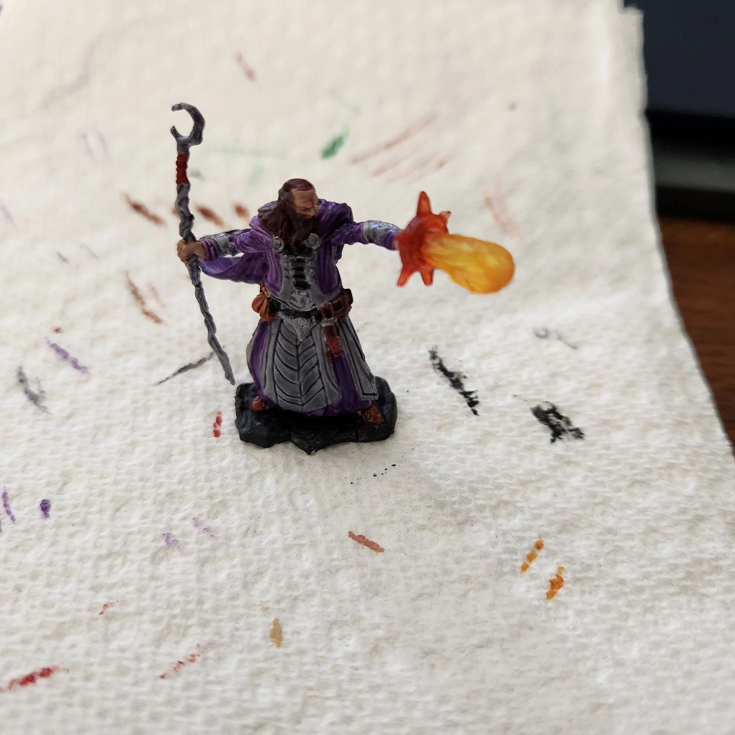Ok, I may have a new addiction... #speedpaintmarkers from #thearmypainter are so convenient and easy to use! So here's the Wizard for an upcoming campaign I'll play in!
#dndcharacter #dnd #paintingminatures #wizard