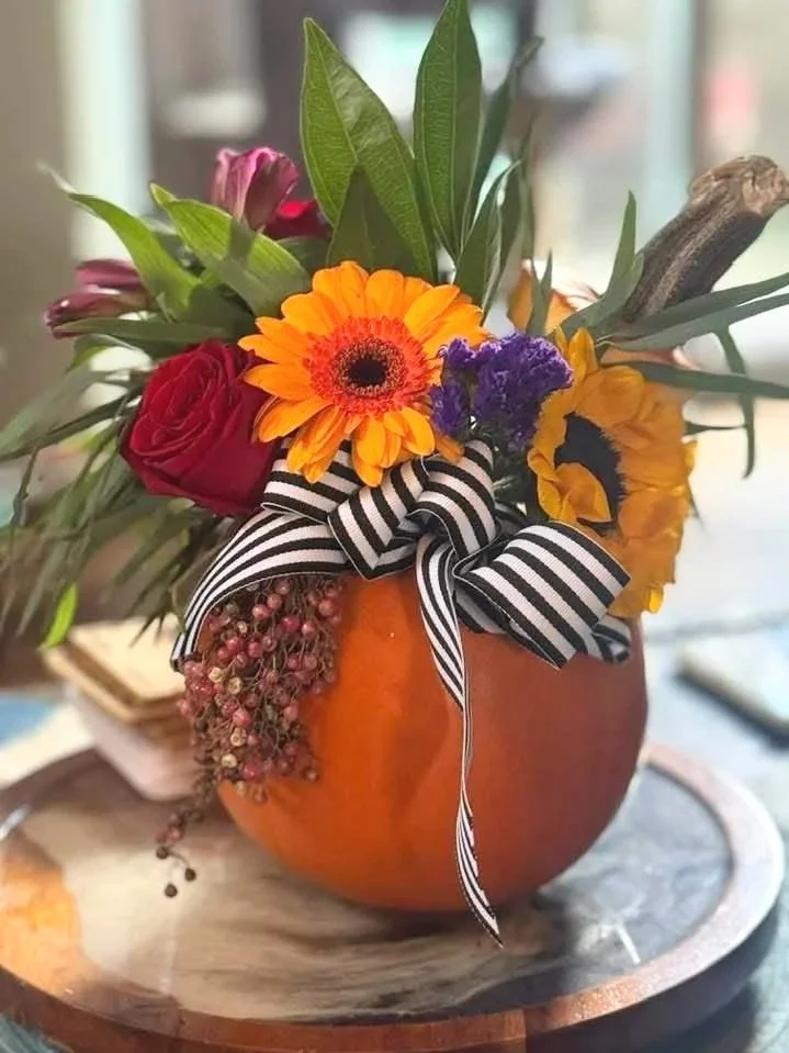 Pie Pumpkin Bouquet with fresh cut Flowers