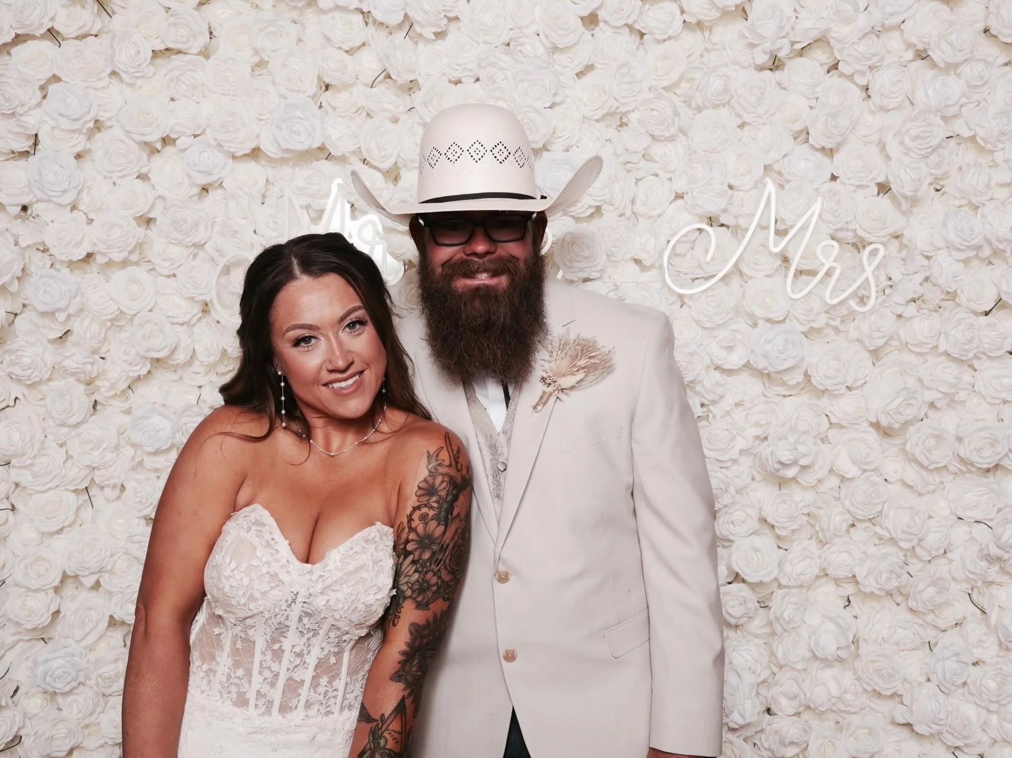 Under wide open skies and surrounded by the people who love them most, Sarah &amp; Jake celebrated the beginning of their forever 🤍

With western charm, heartfelt moments, and a dance floor full of love and laughter, this wedding was nothing short o