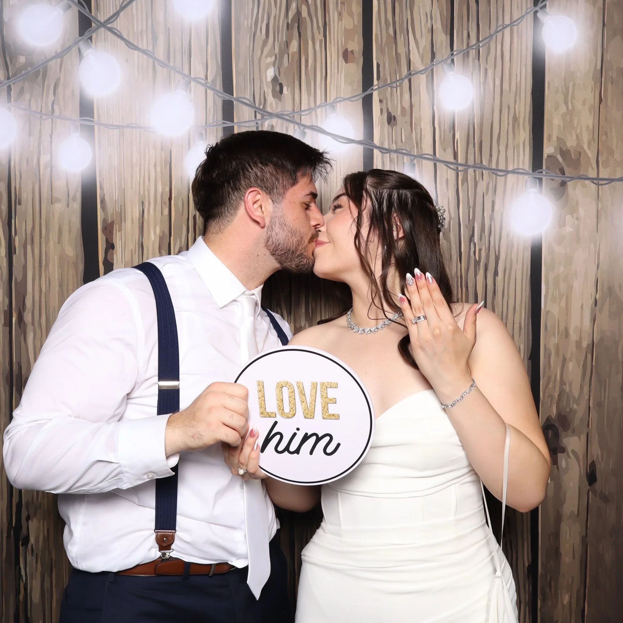 Some love stories are written in the moonlight🌙 Victoria &amp; Emilio&rsquo;s was one of them💍

Families who gave everything to make this night possible. Loved ones who came from near and far just to witness this moment. And Victoria and Emilio &md