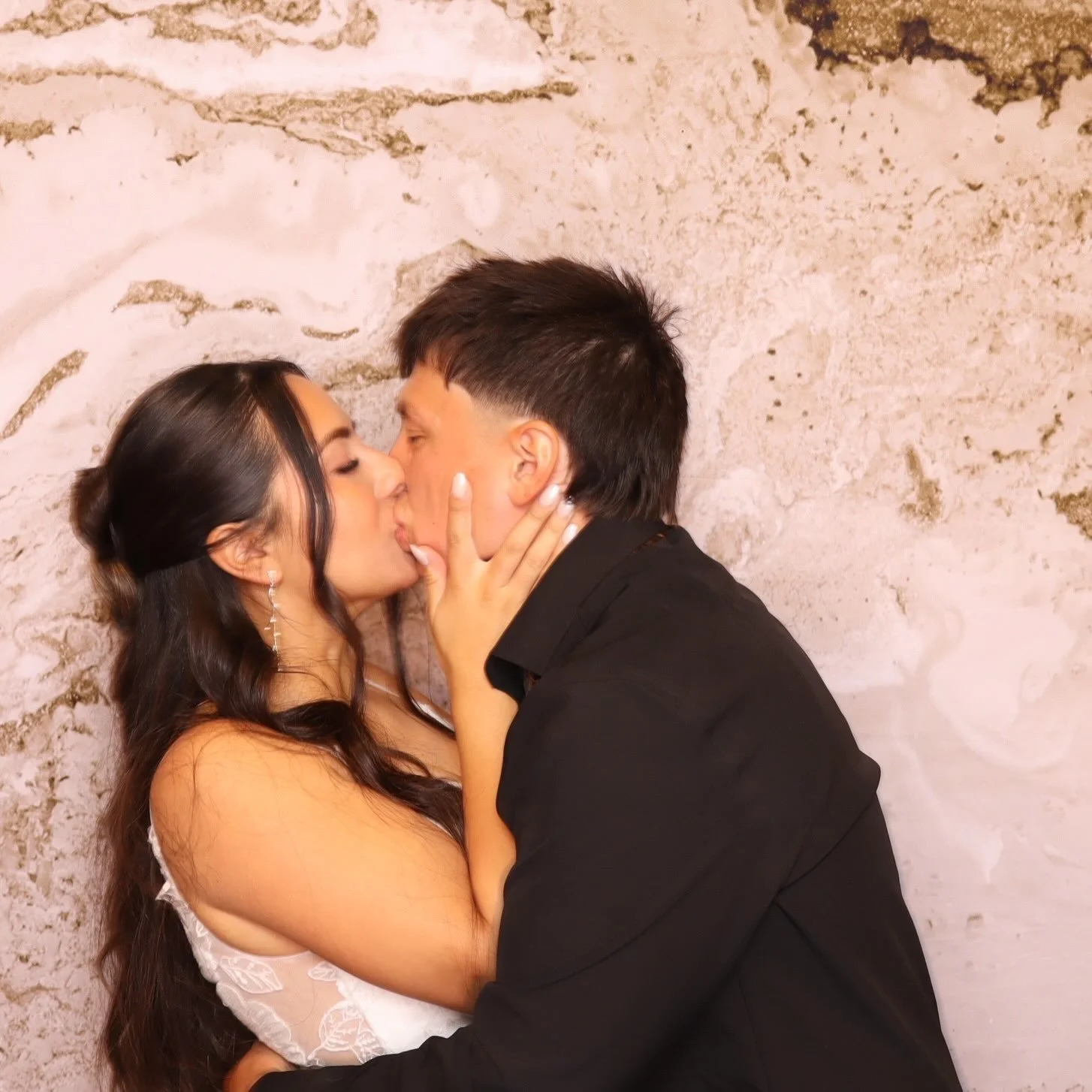 Jovana &amp; Isaiah 🤍 It is never the grand gestures. It is always the little things✨

The way he looked at her when she was not watching. The quiet moments between the loud ones that reminded everyone exactly why these two belong together💍

Those 