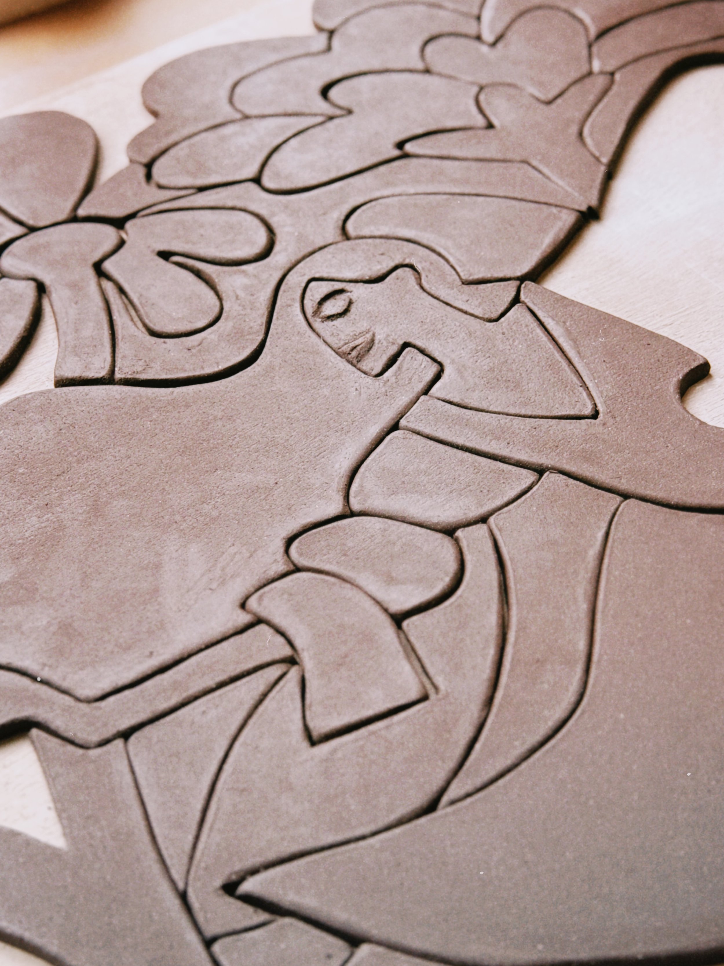 Puzzle en morceaux en forme de rongeur et d'éléments de la nature.