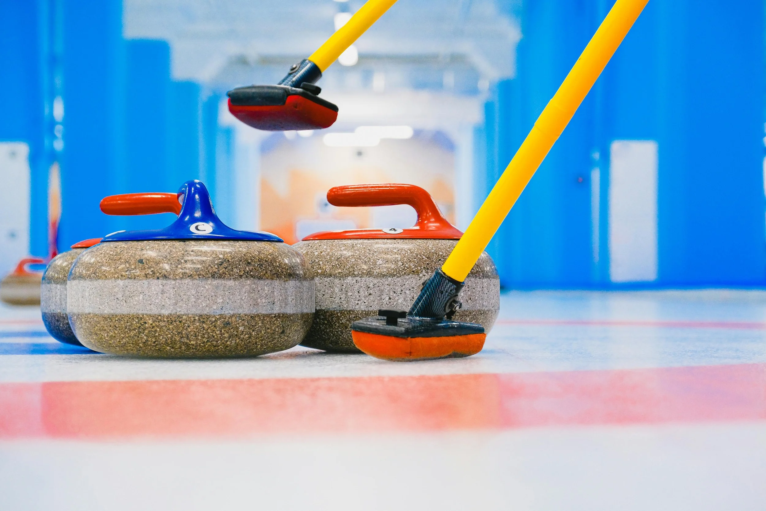 “Volg mijn spoor!”  Over curling ouders… en curling managers