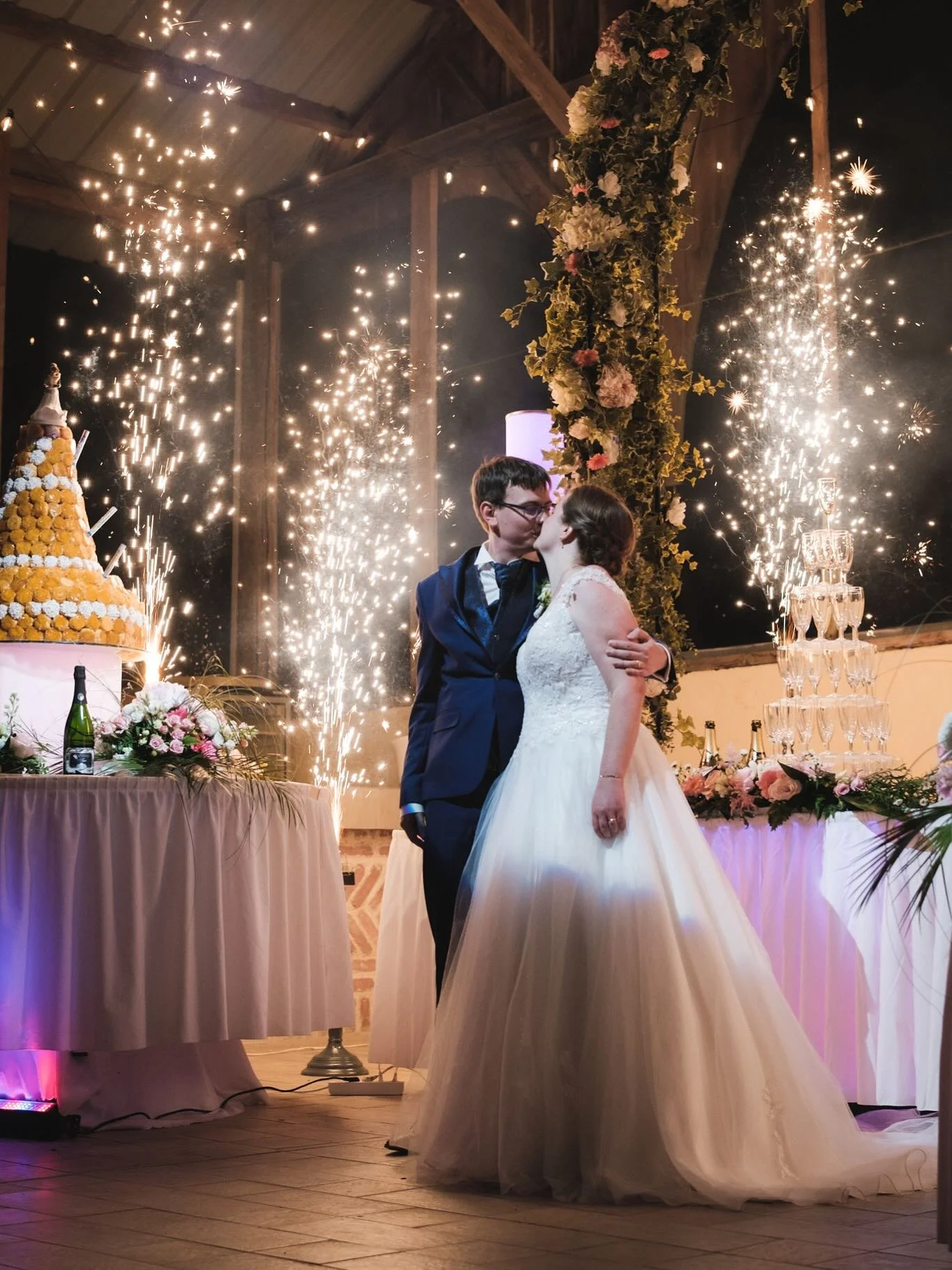 Encore merci &agrave; Pierre et @oksanaallr pour leur confiance ! 

#mariage #photo #f&ecirc;te #mariageder&ecirc;ve #mariages #brides #chic #love #wedding #weddingphotographers #weddinggoals