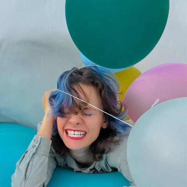 Emma, student of business school &amp; party planner