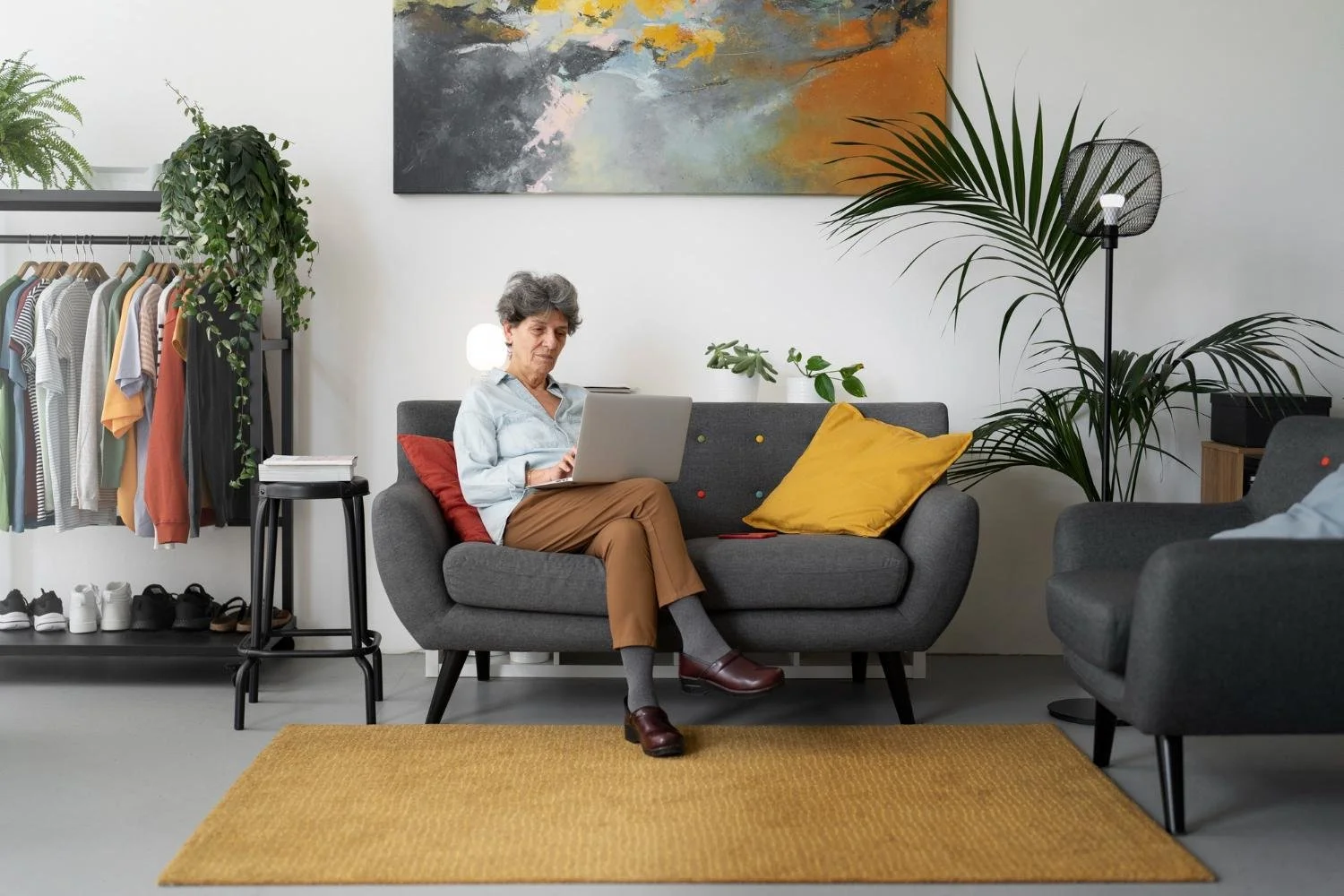 How Big Size Rugs Can Be More Aesthetic for Modern Bedroom or Living Room