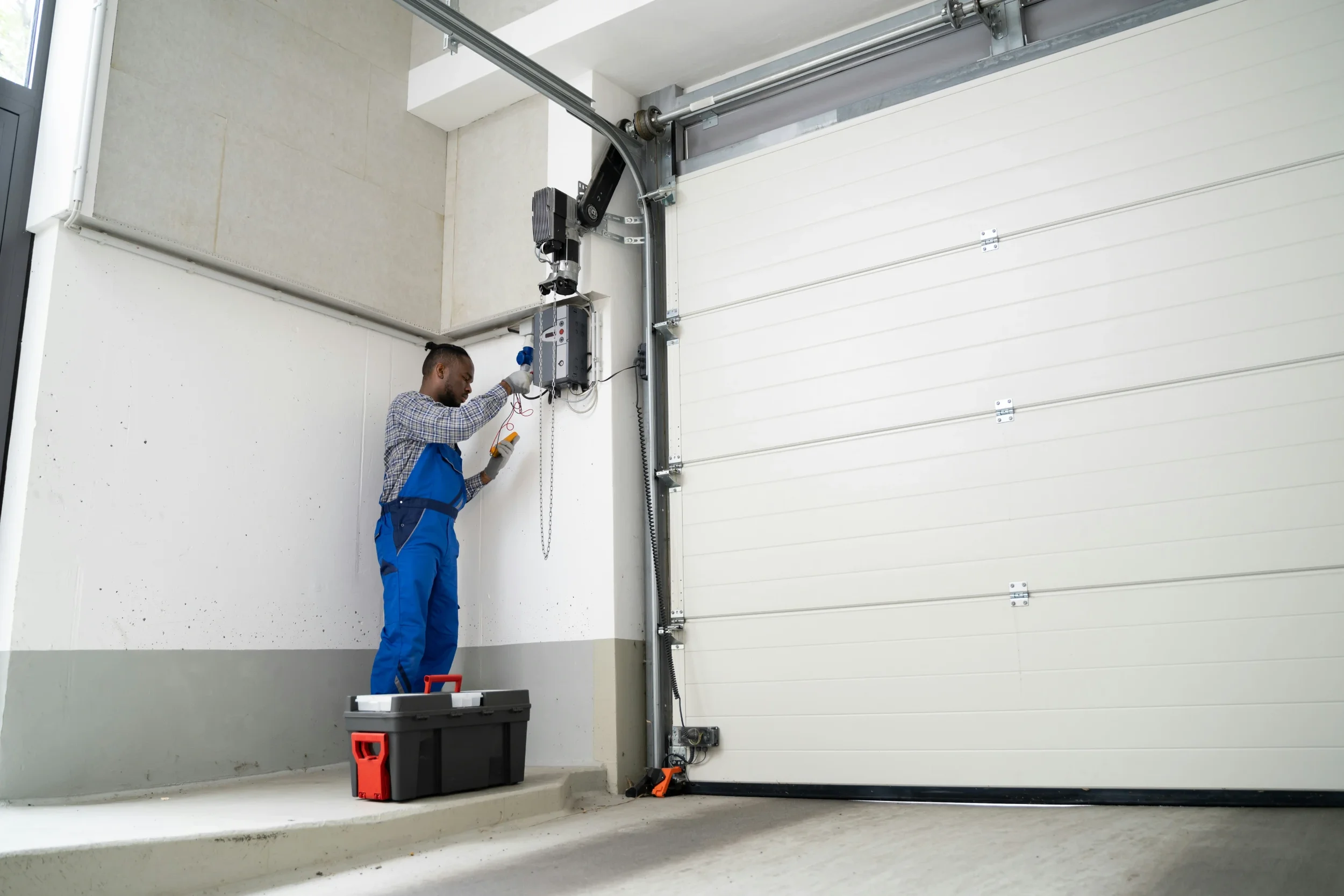 Expert Garage Door Repair Teams in Houston, Texas