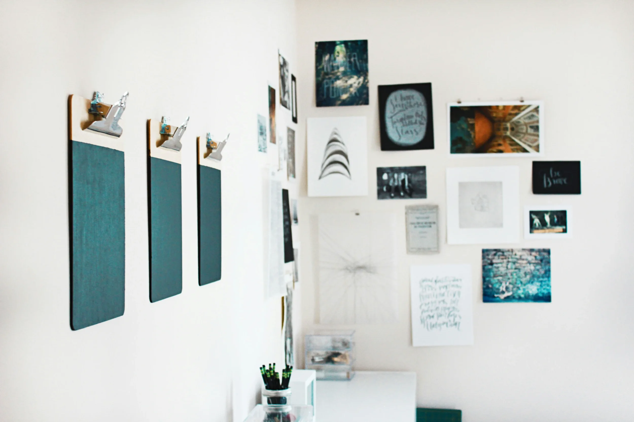 How to Fill Empty Wall Space? 12 Ideas to Make Blank Walls Feel Complete