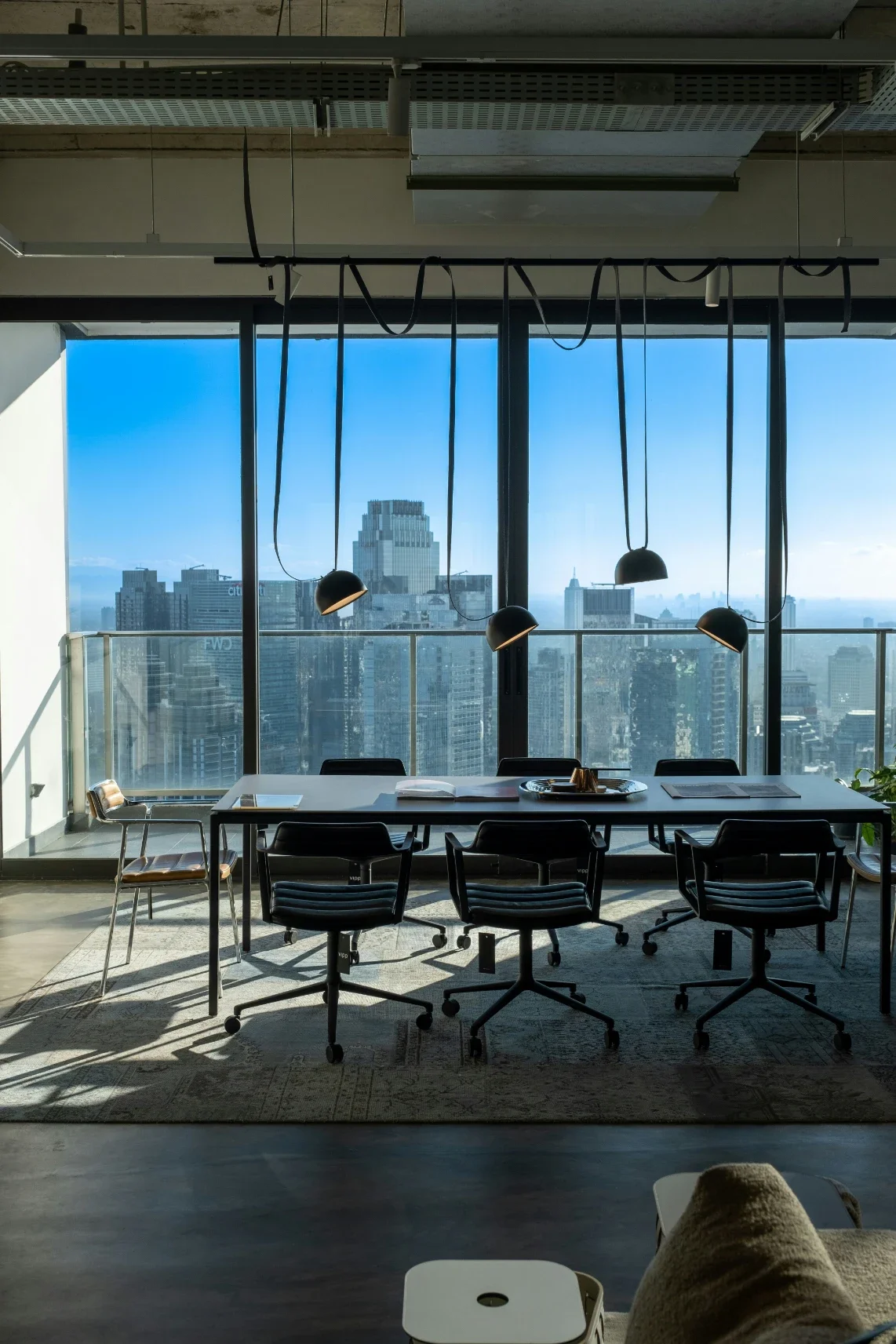 How Office Ventilation and Moisture Control Affect Pest Activity