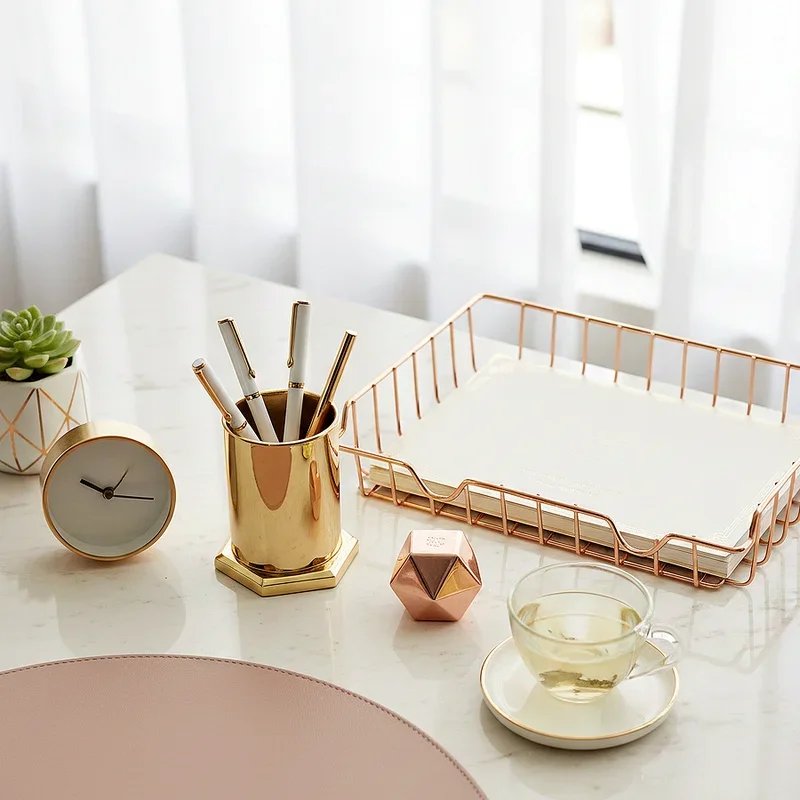 Women’s Office Decor Ideas