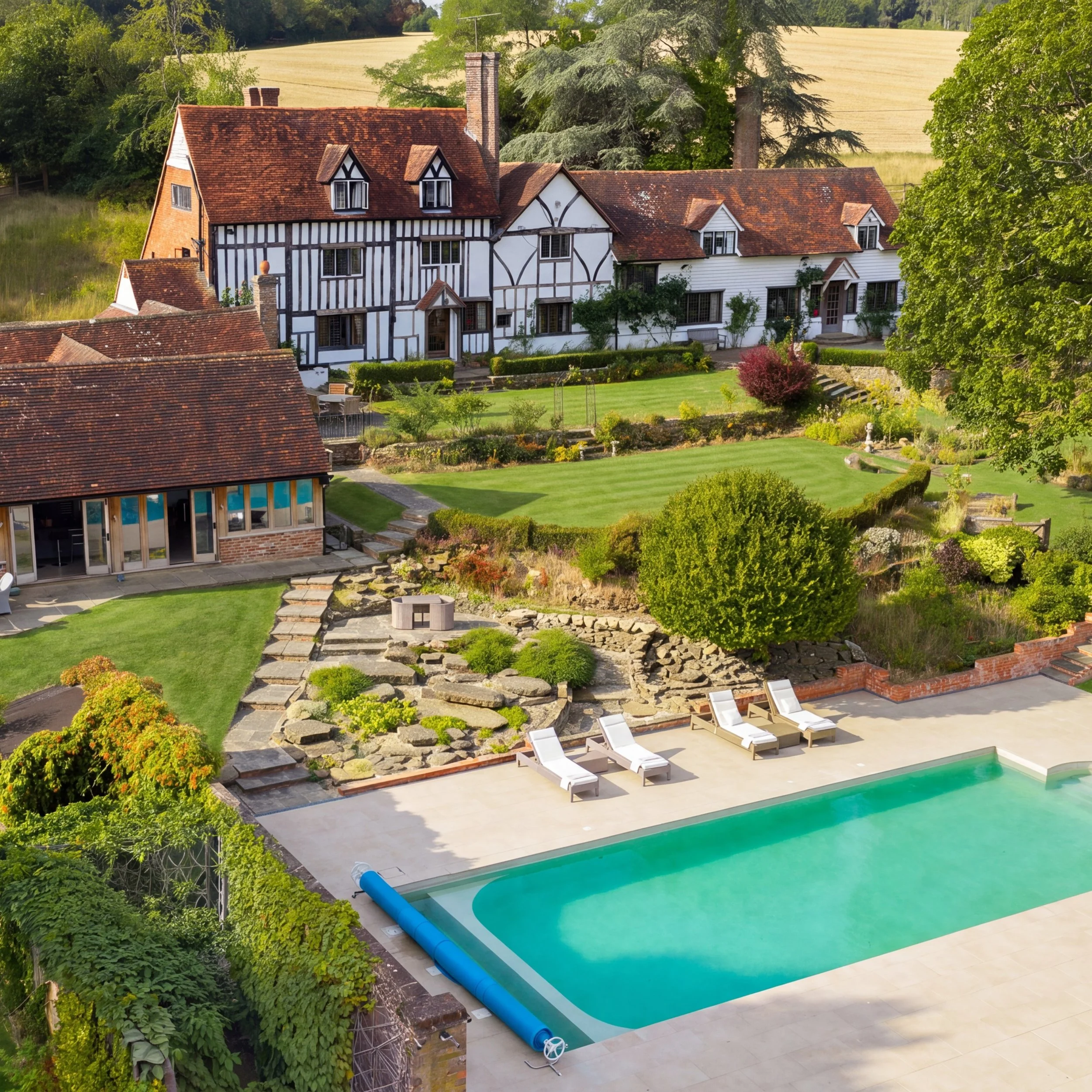 Sussex House Farm, Hyde Park Gate, Ovington Gardens, and Stanley Park all have one thing in common. They each carry significant history as properties rich in character. 

From Virginia Woolf and Queen Mary, to The Beatles and Liam Gallagher, and even