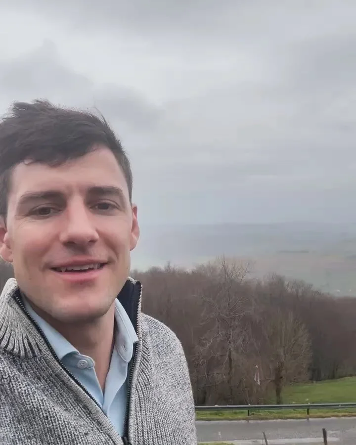 Even on rainy days, I love driving through Cantabria. As I was exploring some new areas trying to avoid getting stuck in the mud (not very successfully), I was constantly surprised with new lookouts offering different vistas. I hope our future guests