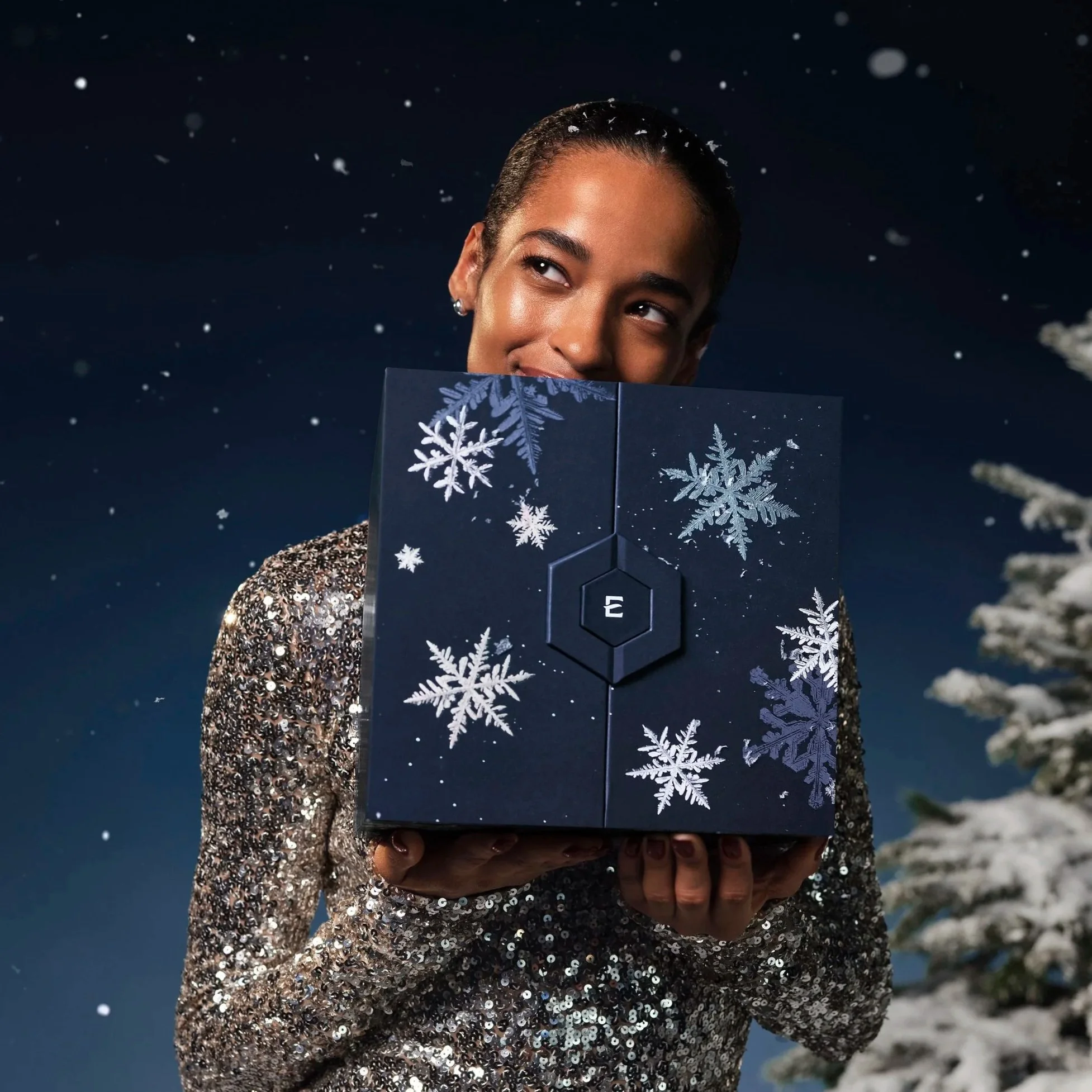 HOLIDAY2025_ADVENT_MODEL_SHOT1_0117_v3.jpg