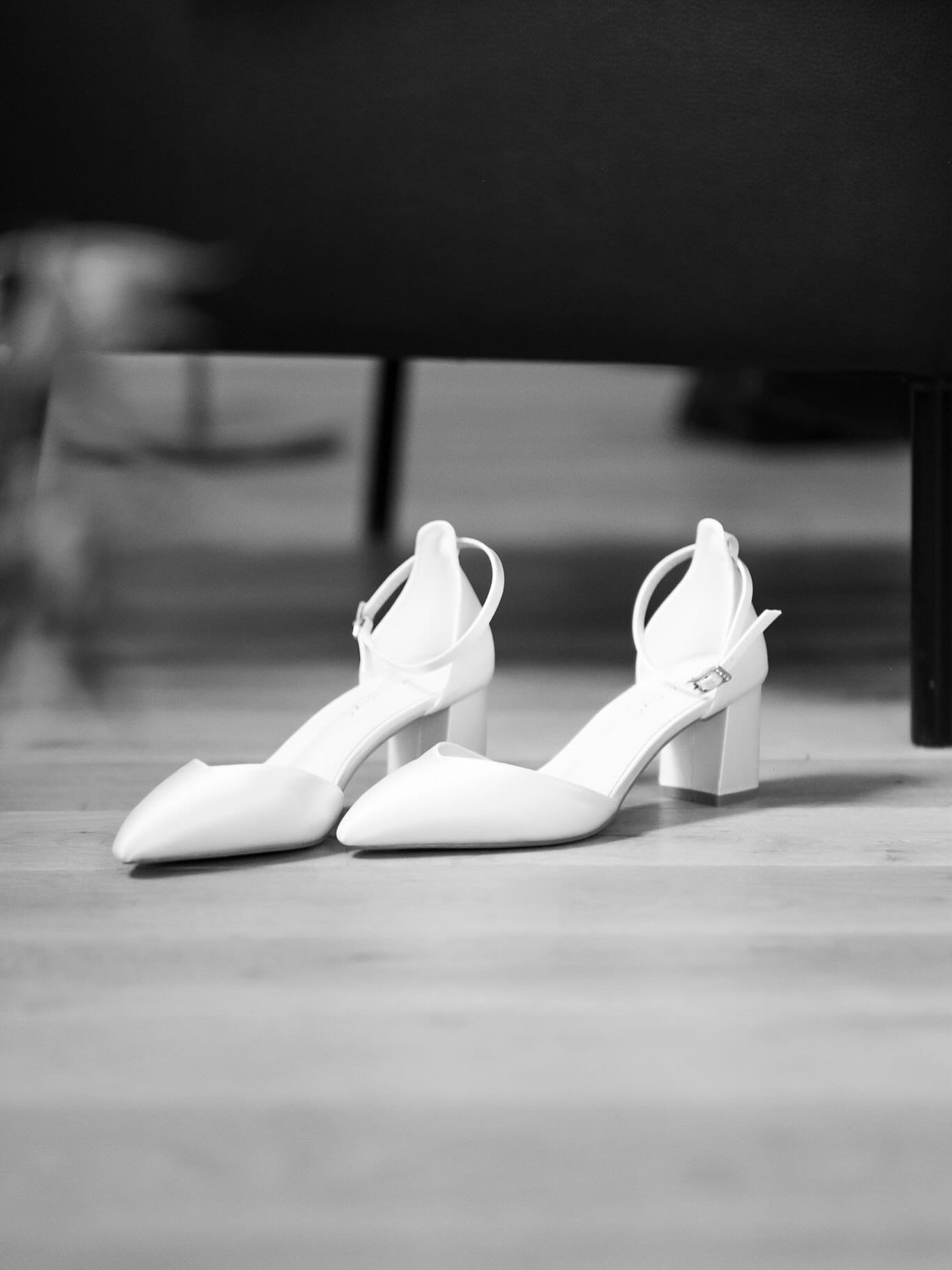 Always falling for timeless black &amp; white photos.

Who else can relate? 🖤🤍